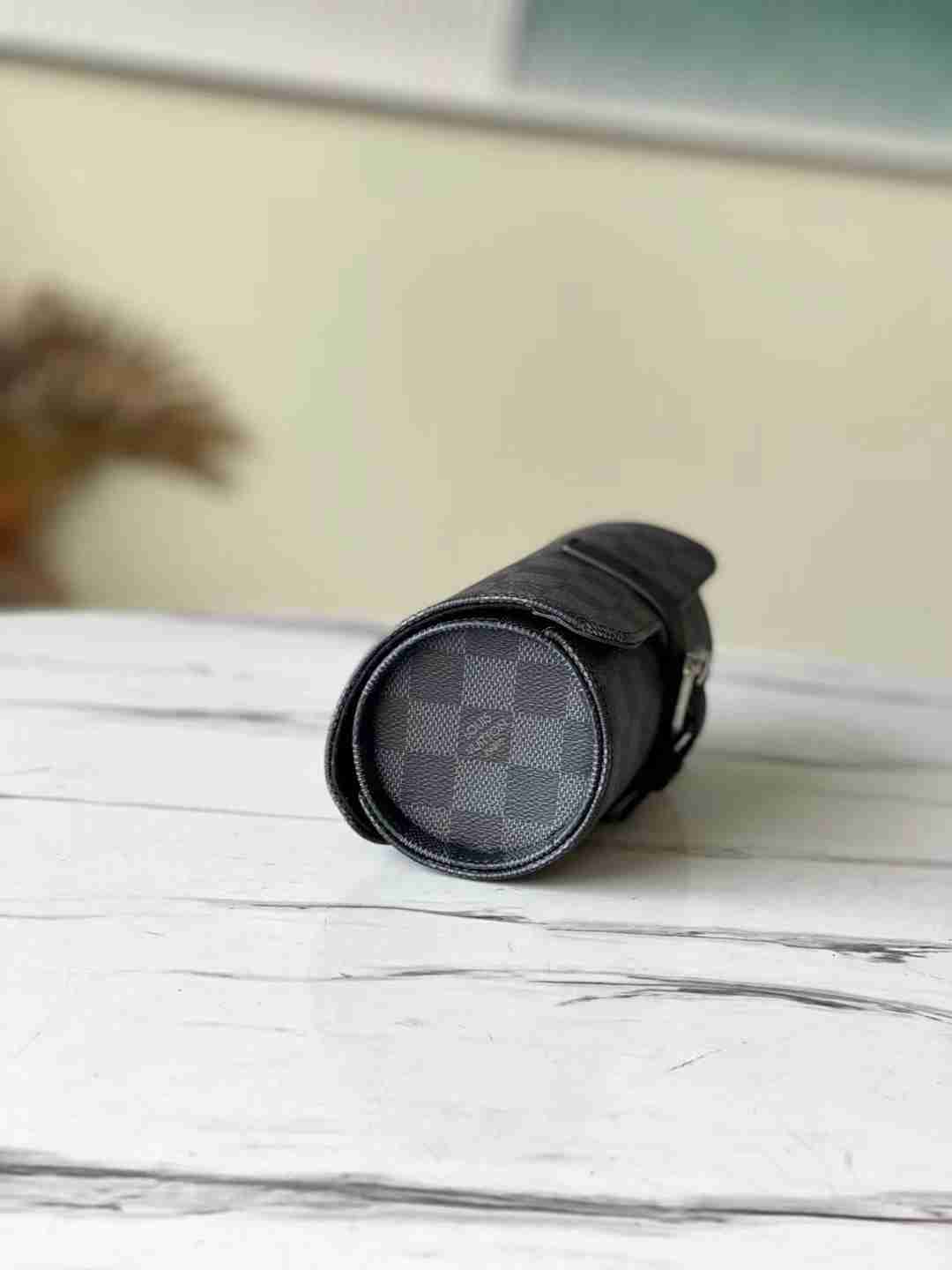 Watch case WA0019