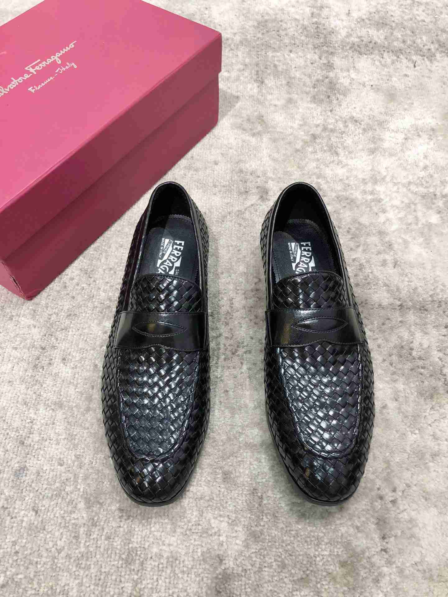 Salvatore Ferragamo SF0024