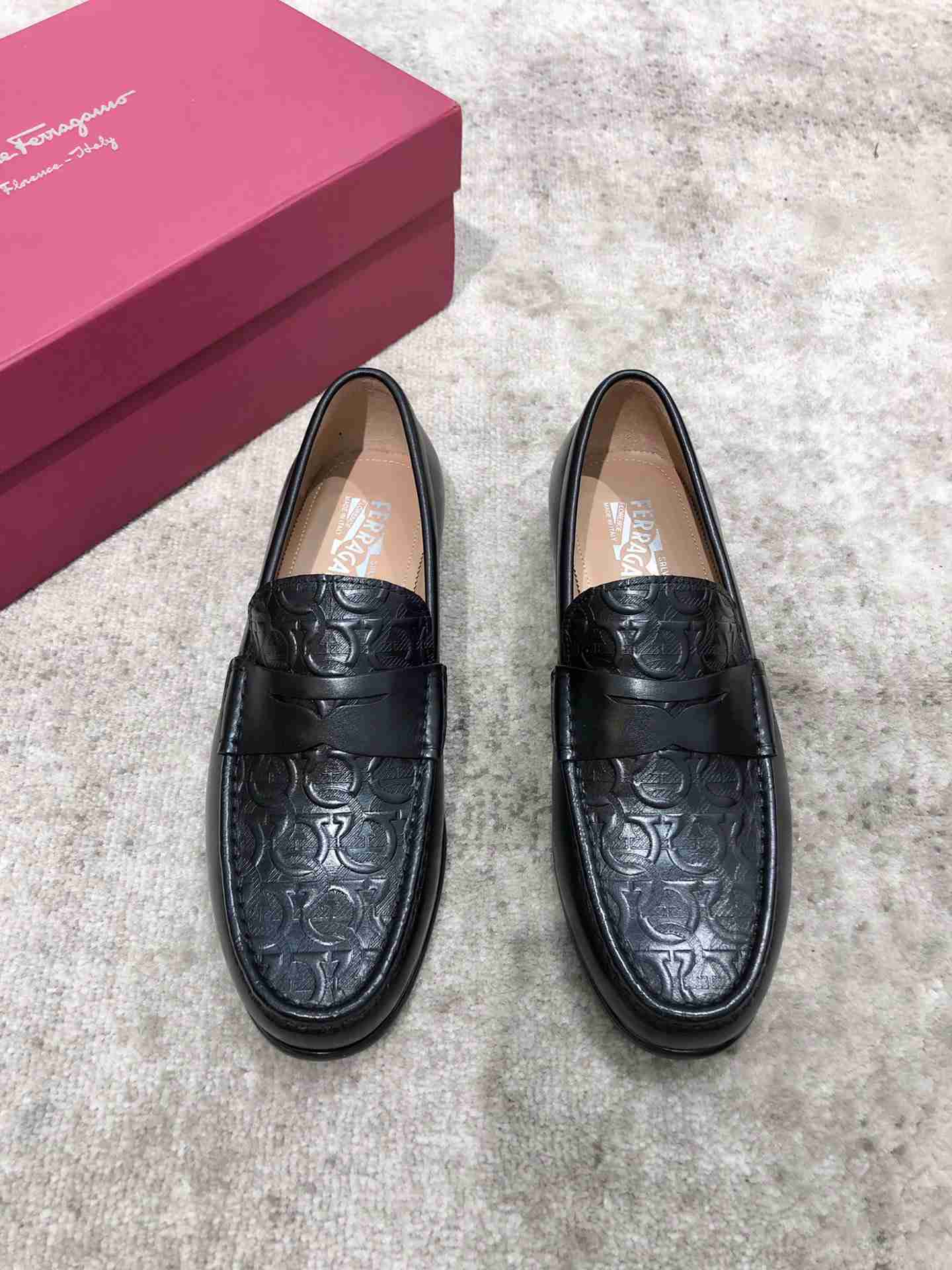 Salvatore Ferragamo SF0026