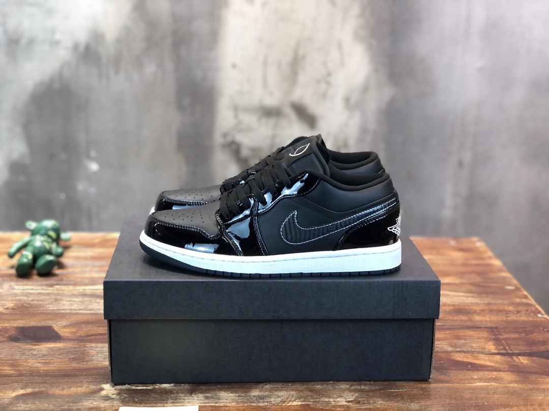 ‌Air Jordan AJ0111
