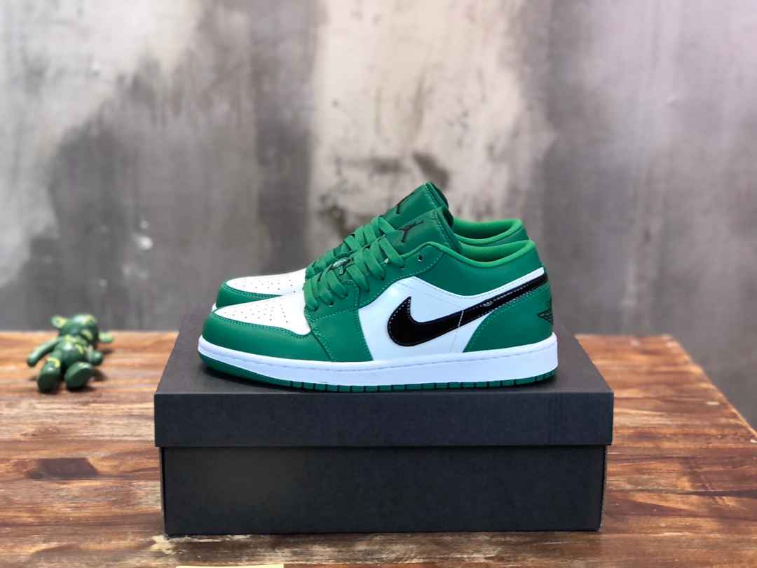 ‌Air Jordan AJ0117