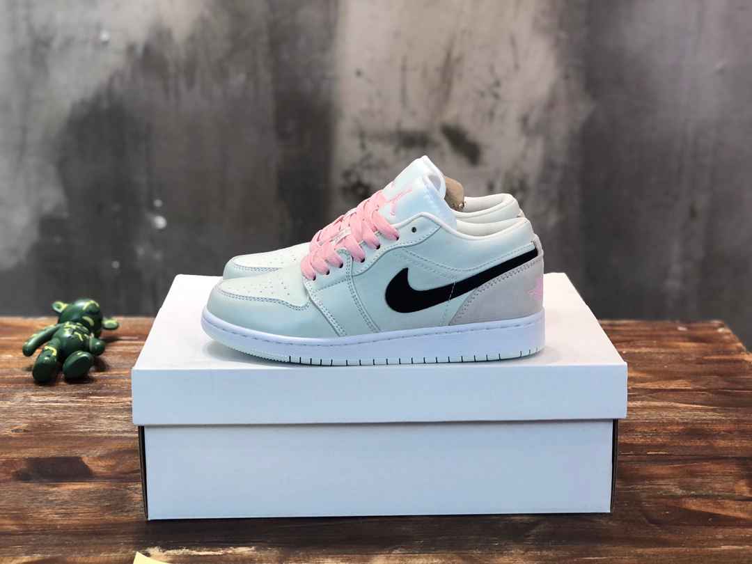 ‌Air Jordan AJ0123