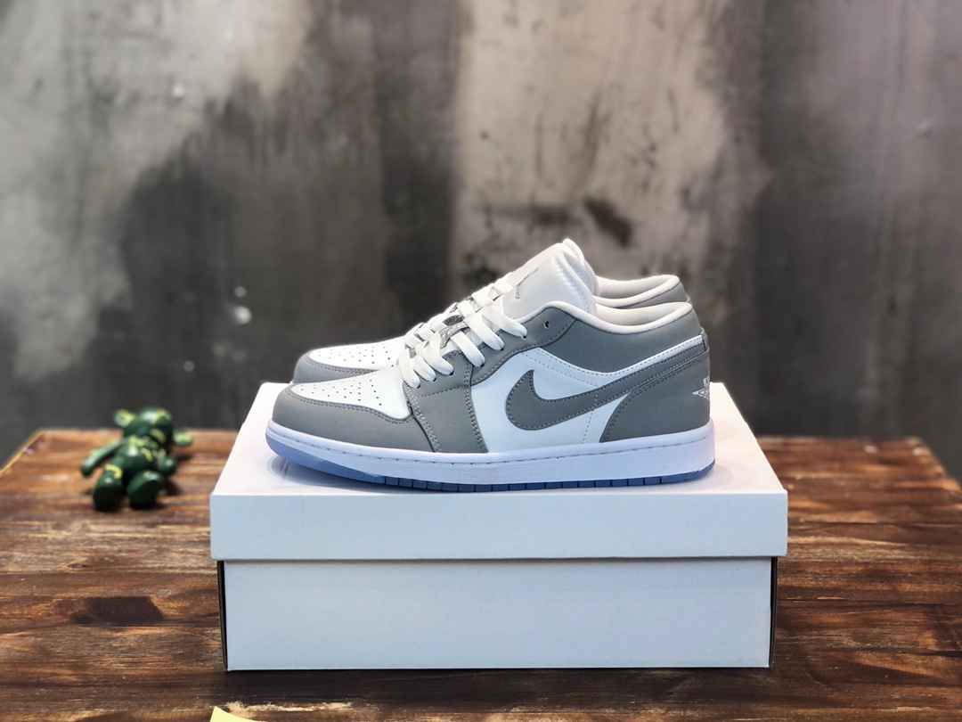 ‌Air Jordan AJ0124