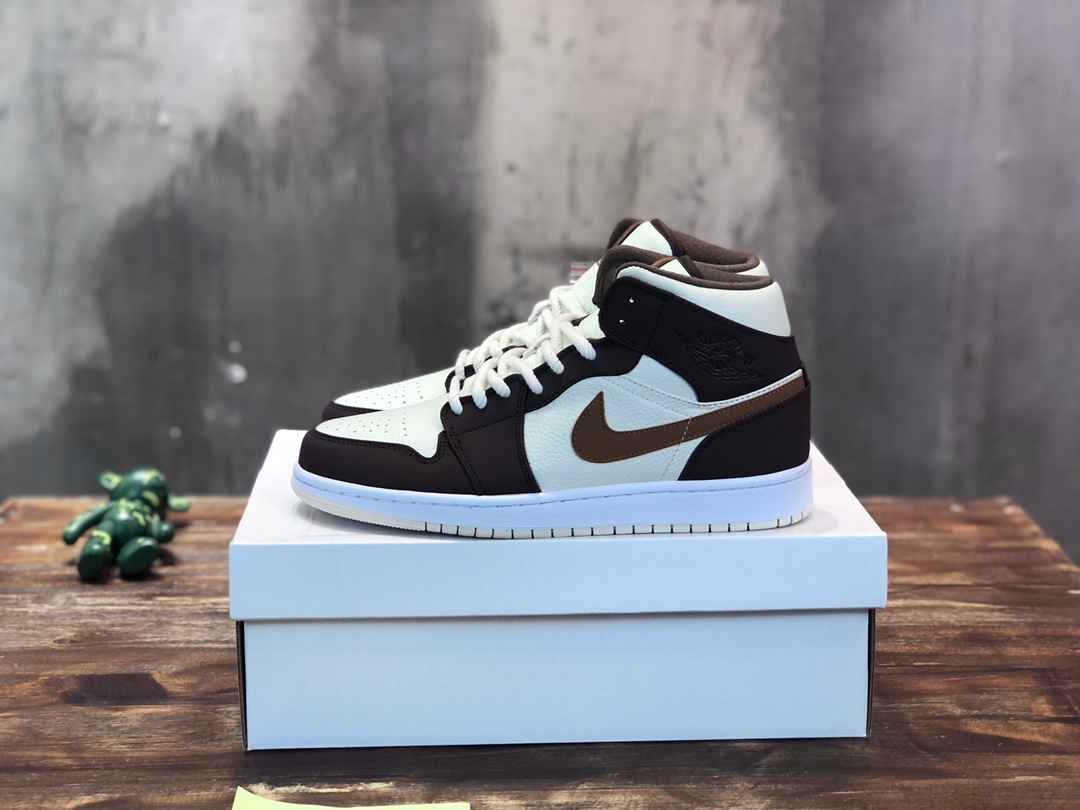 ‌Air Jordan AJ0126