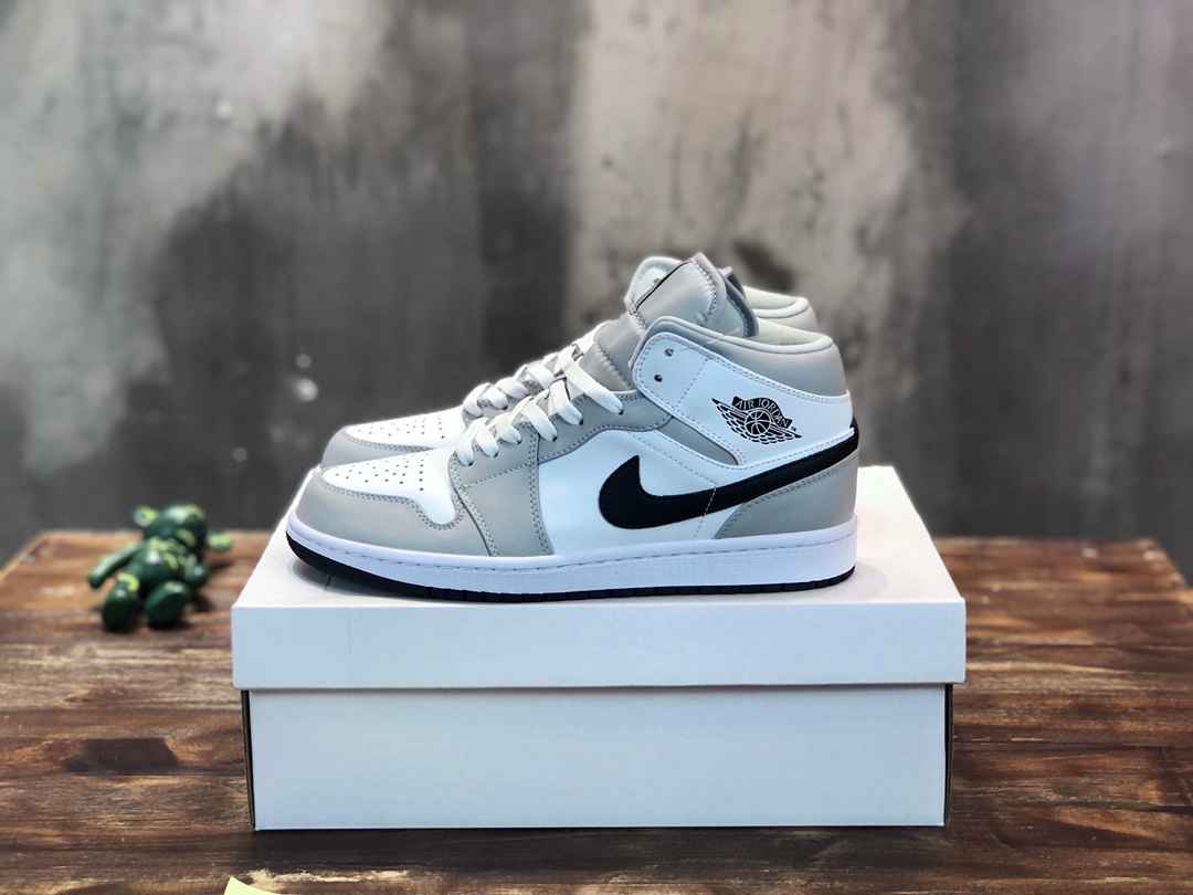 ‌Air Jordan AJ0128