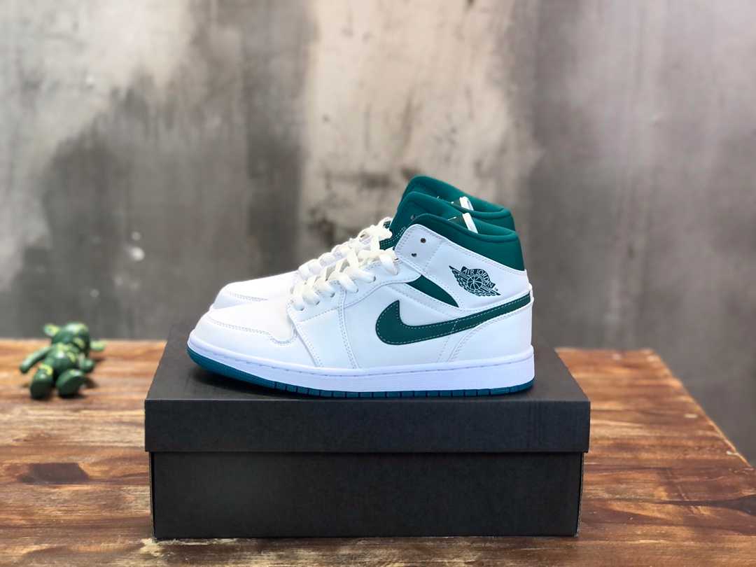 ‌Air Jordan AJ0133