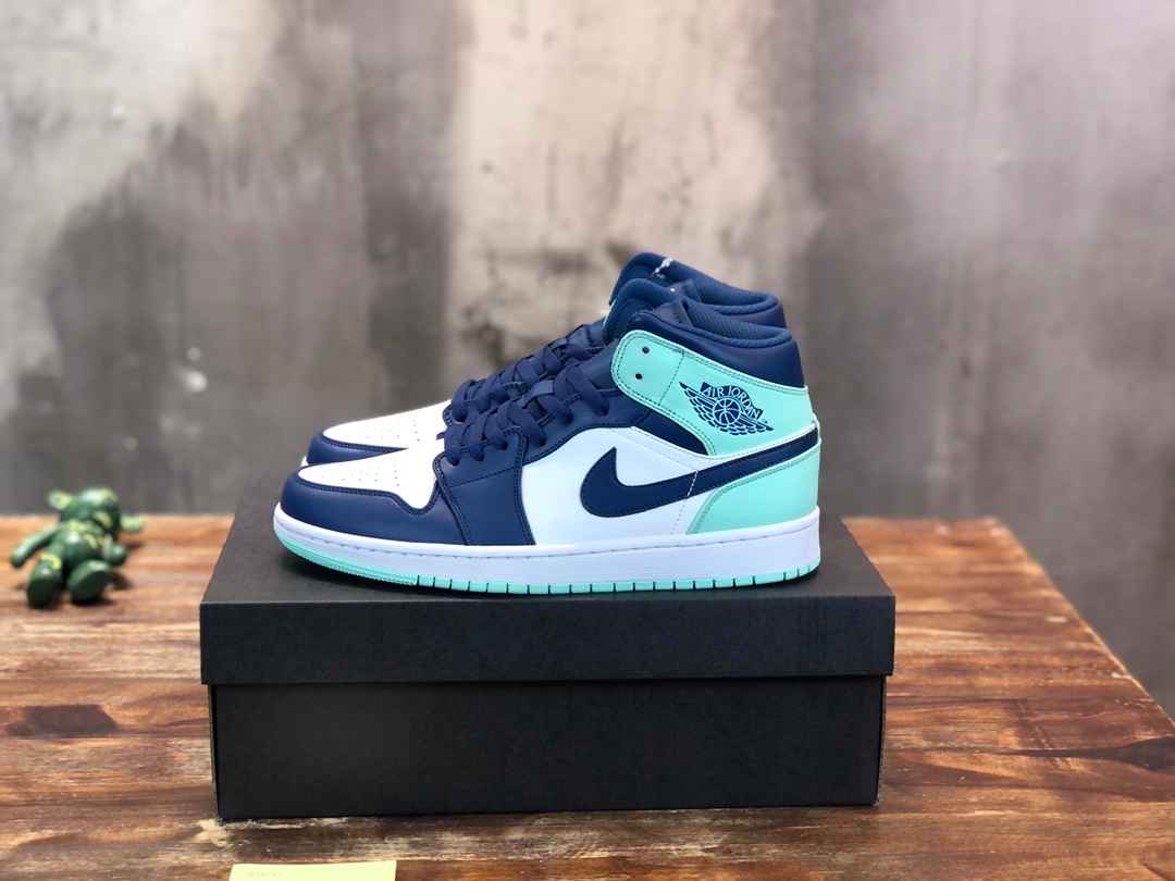 ‌Air Jordan AJ0136
