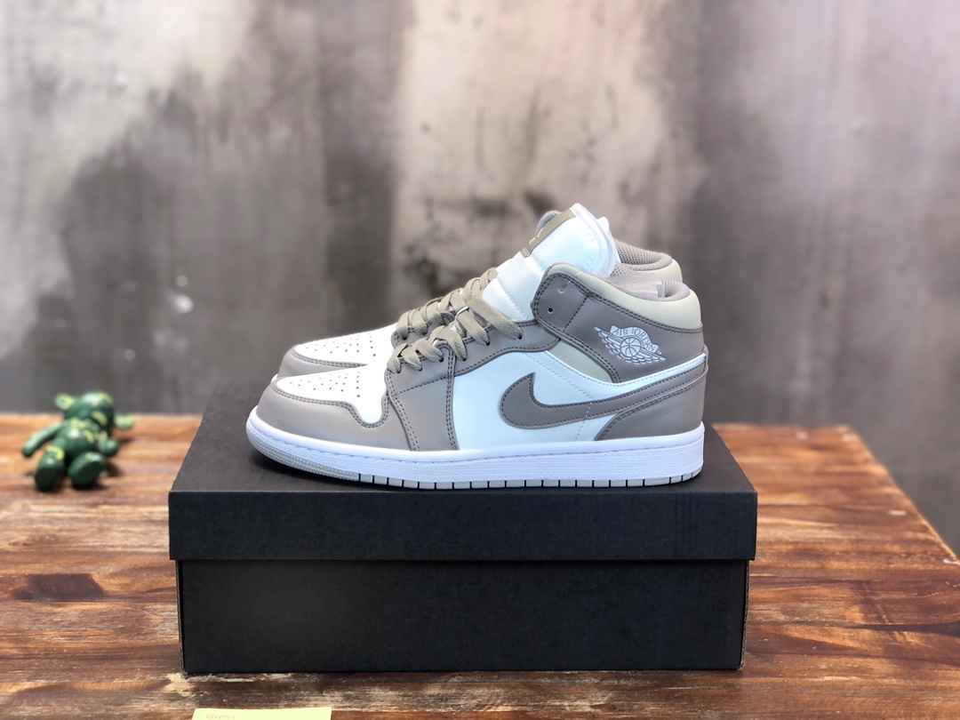 ‌Air Jordan AJ0142