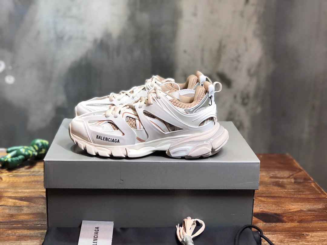 BALENCIAGA BL0144