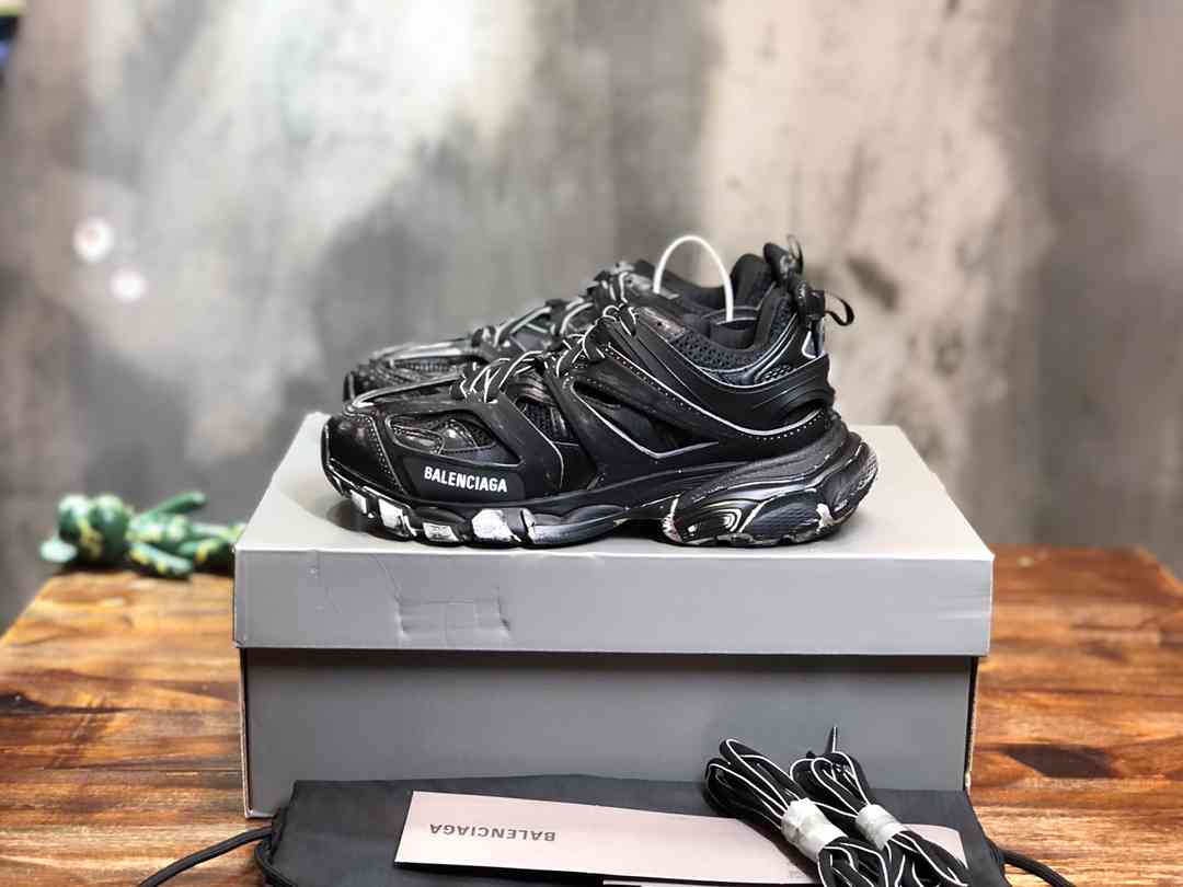 BALENCIAGA BL0145