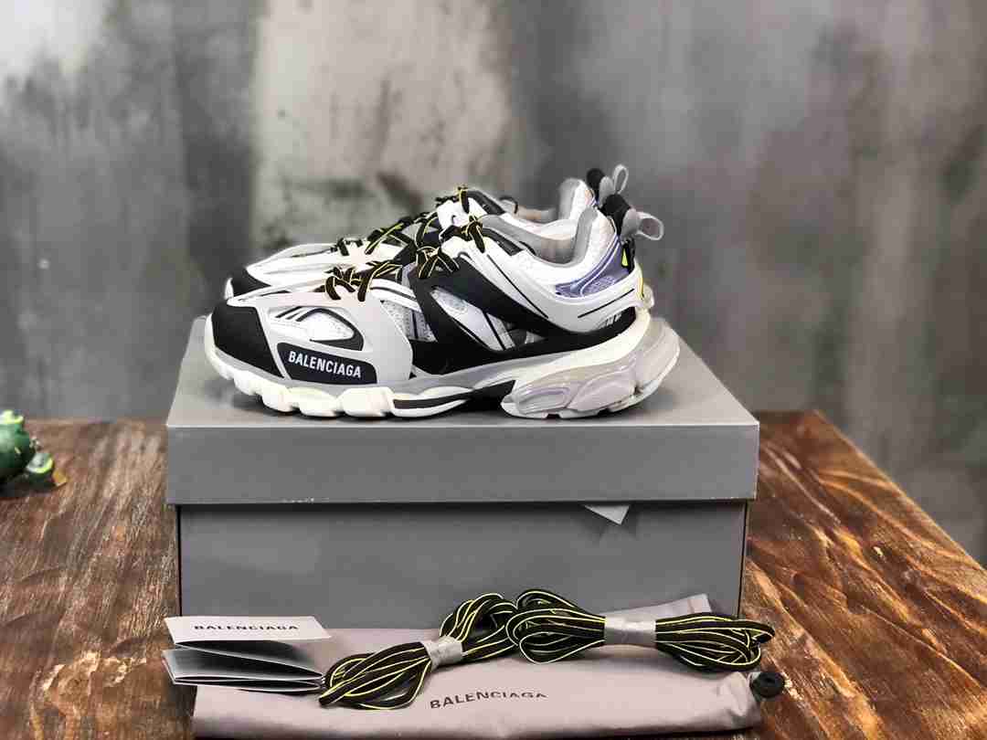BALENCIAGA BL0155