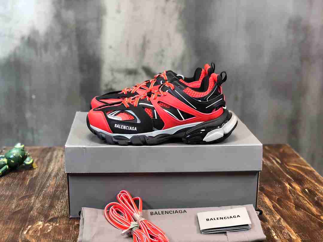 BALENCIAGA BL0156
