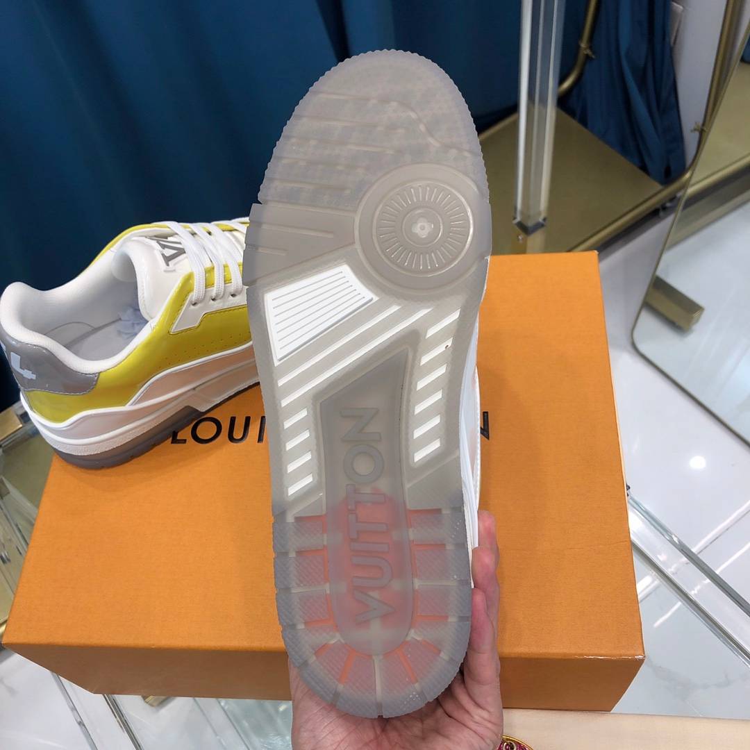 LV sneakers LU0145