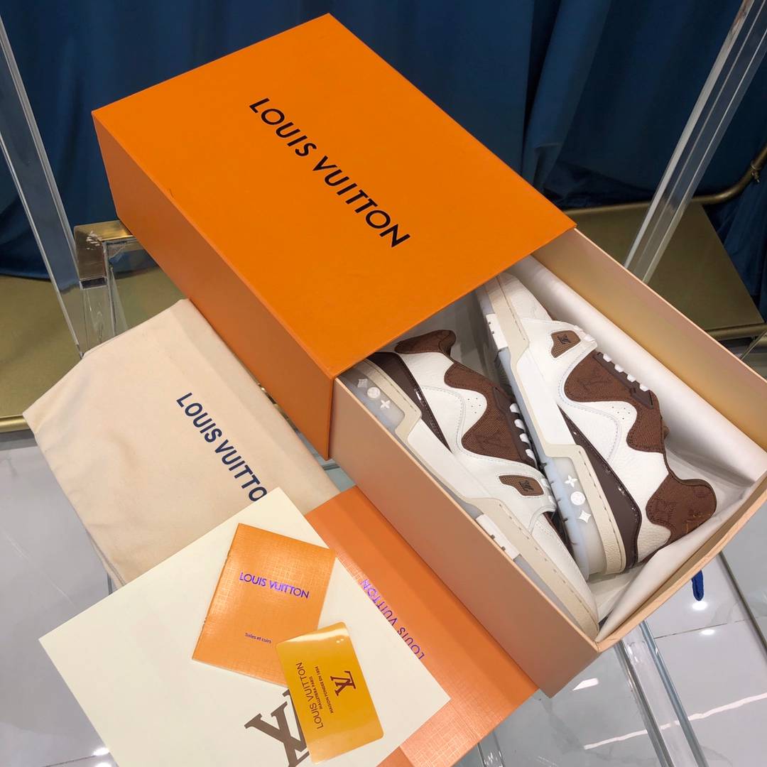 LV sneakers LU0165
