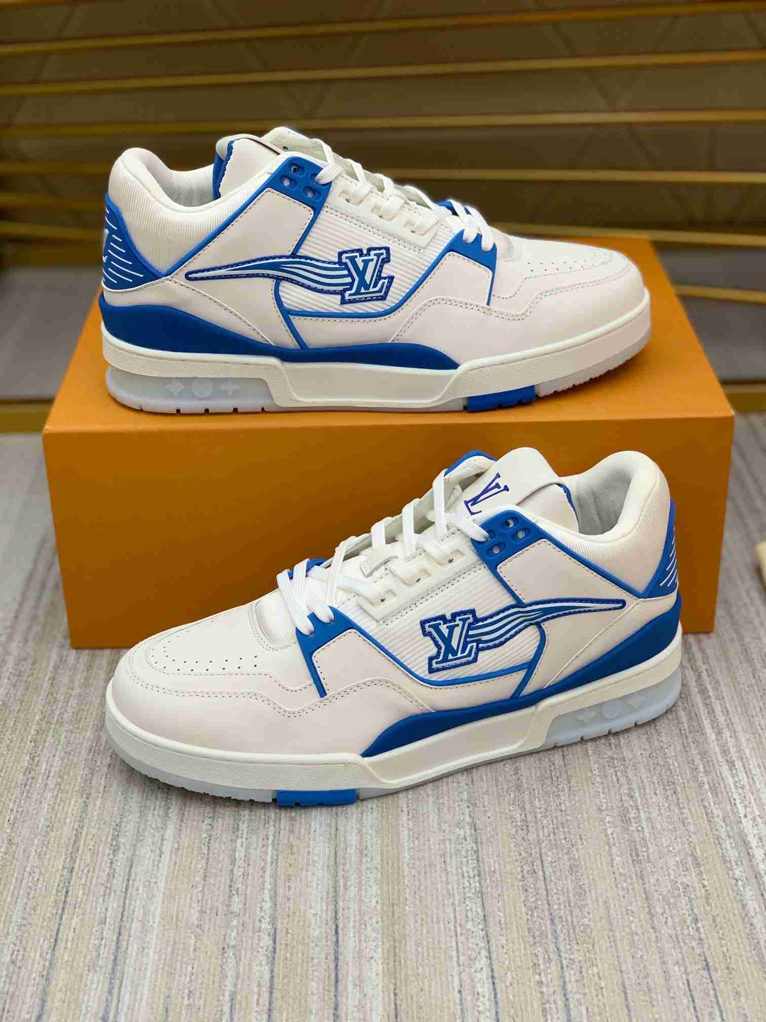 LV  sneakers LU0248