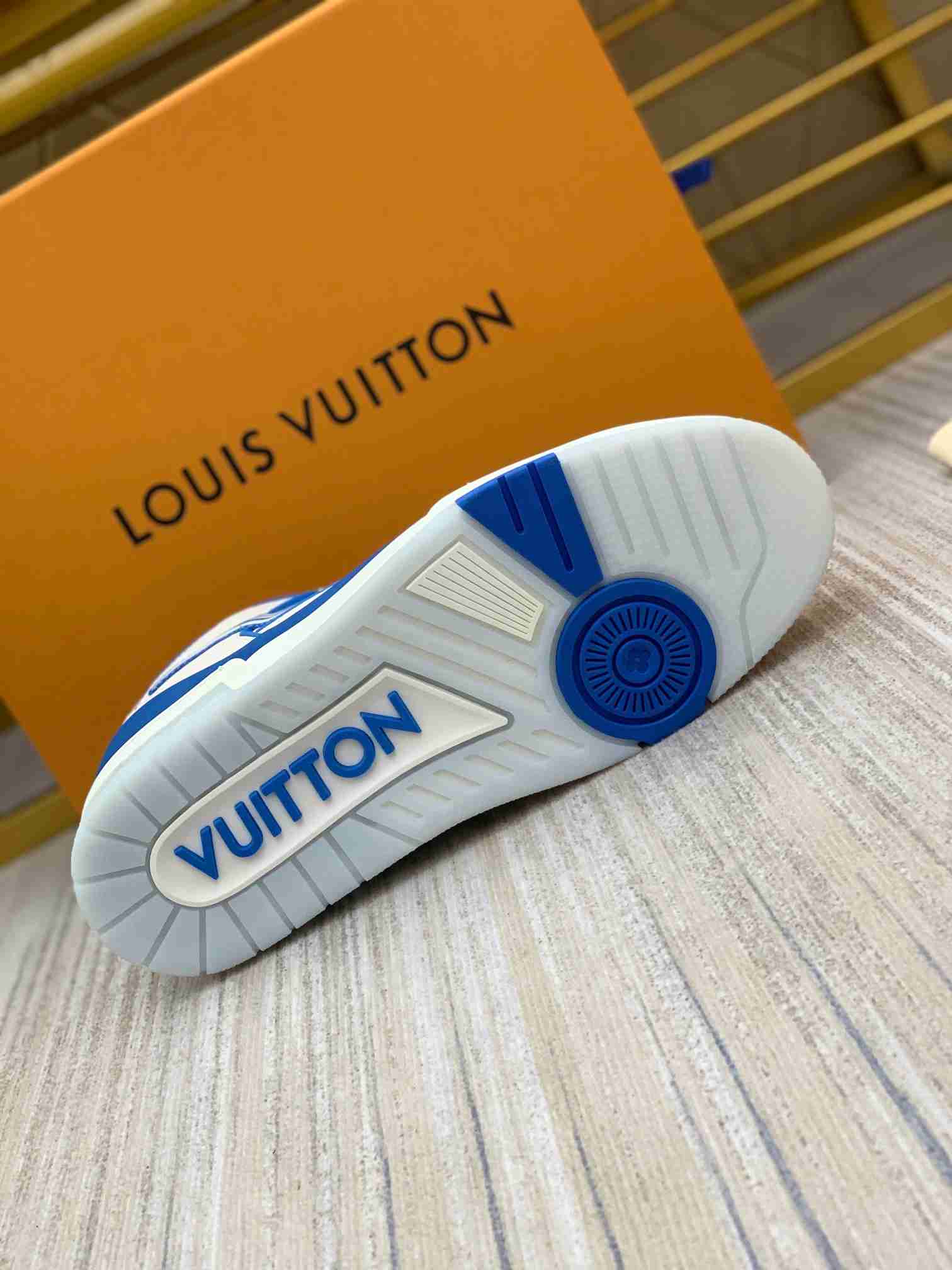 LV  sneakers LU0248