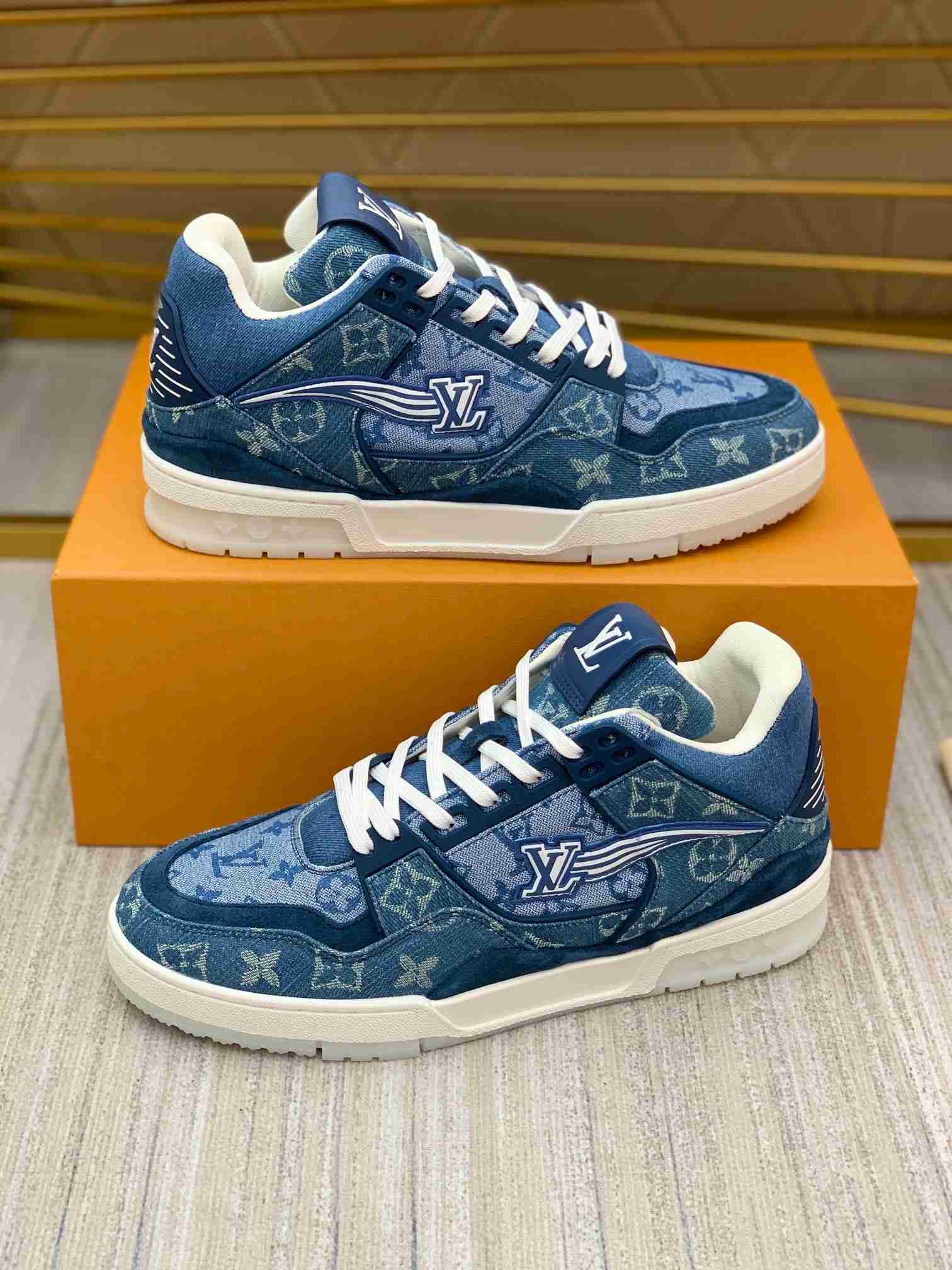LV  sneakers LU0254