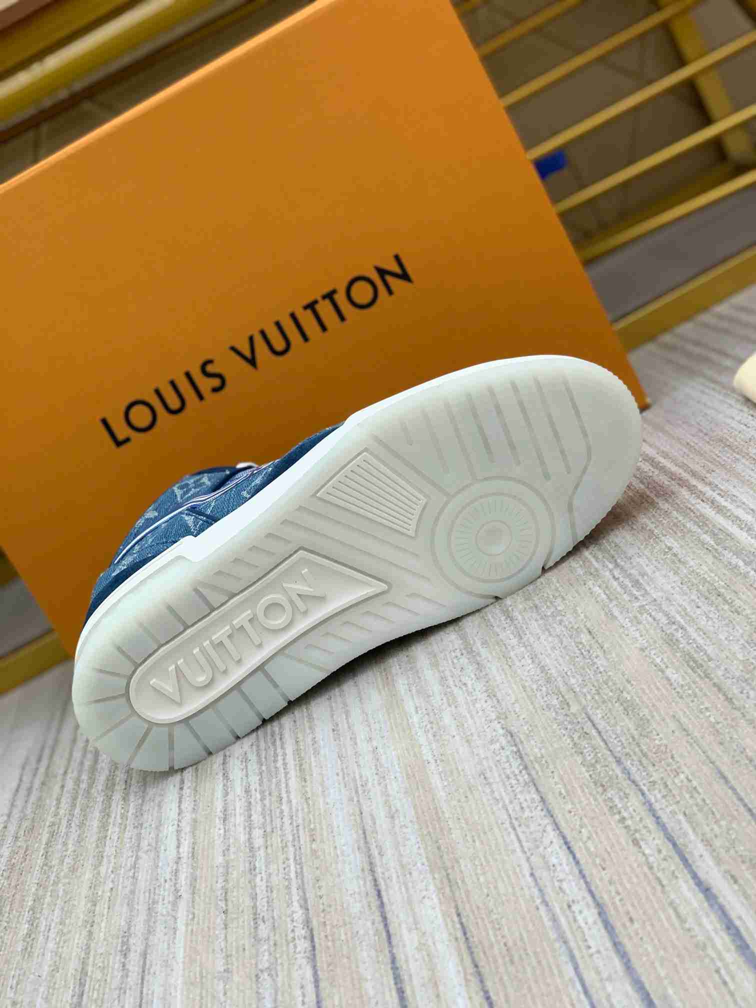 LV  sneakers LU0254