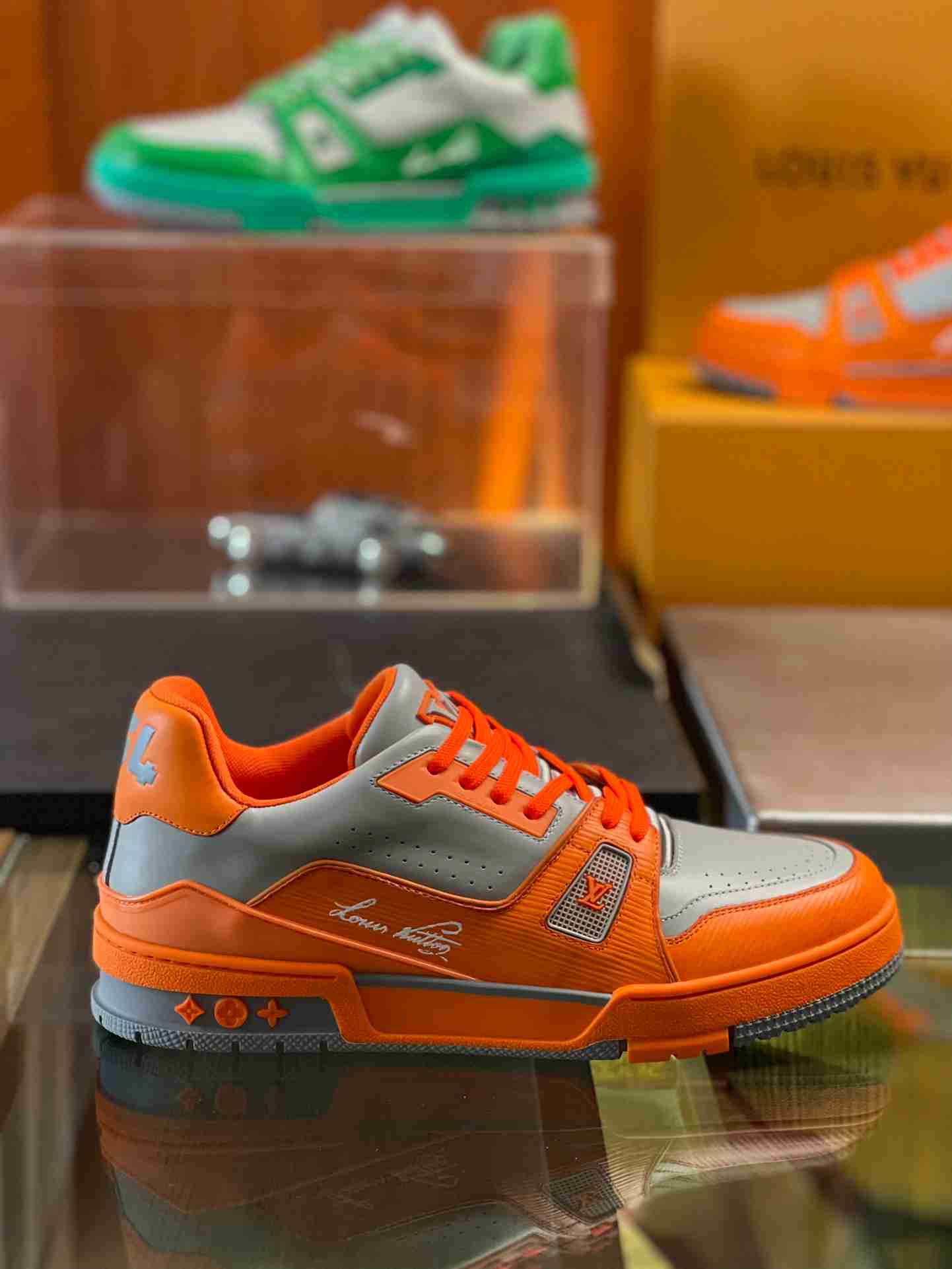 LV   sneakers LU0264
