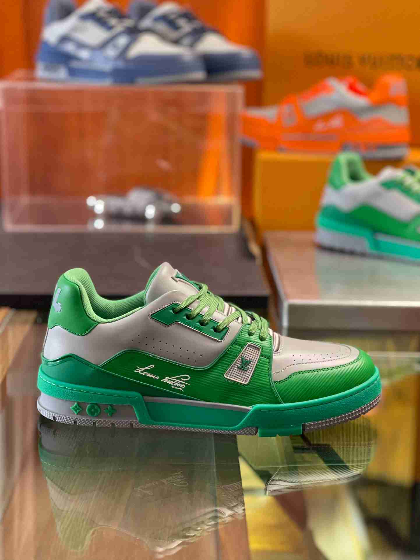 LV   sneakers LU0265
