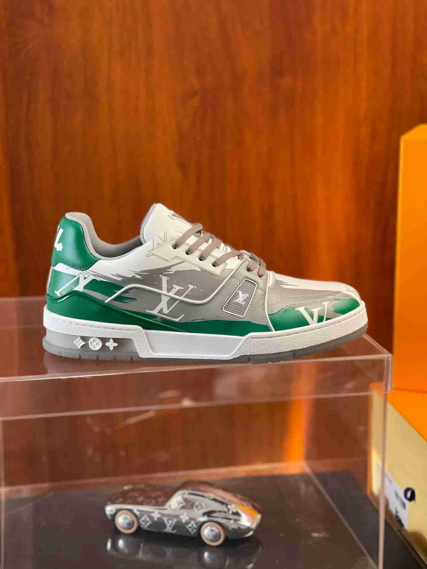 LV   sneakers LU0268