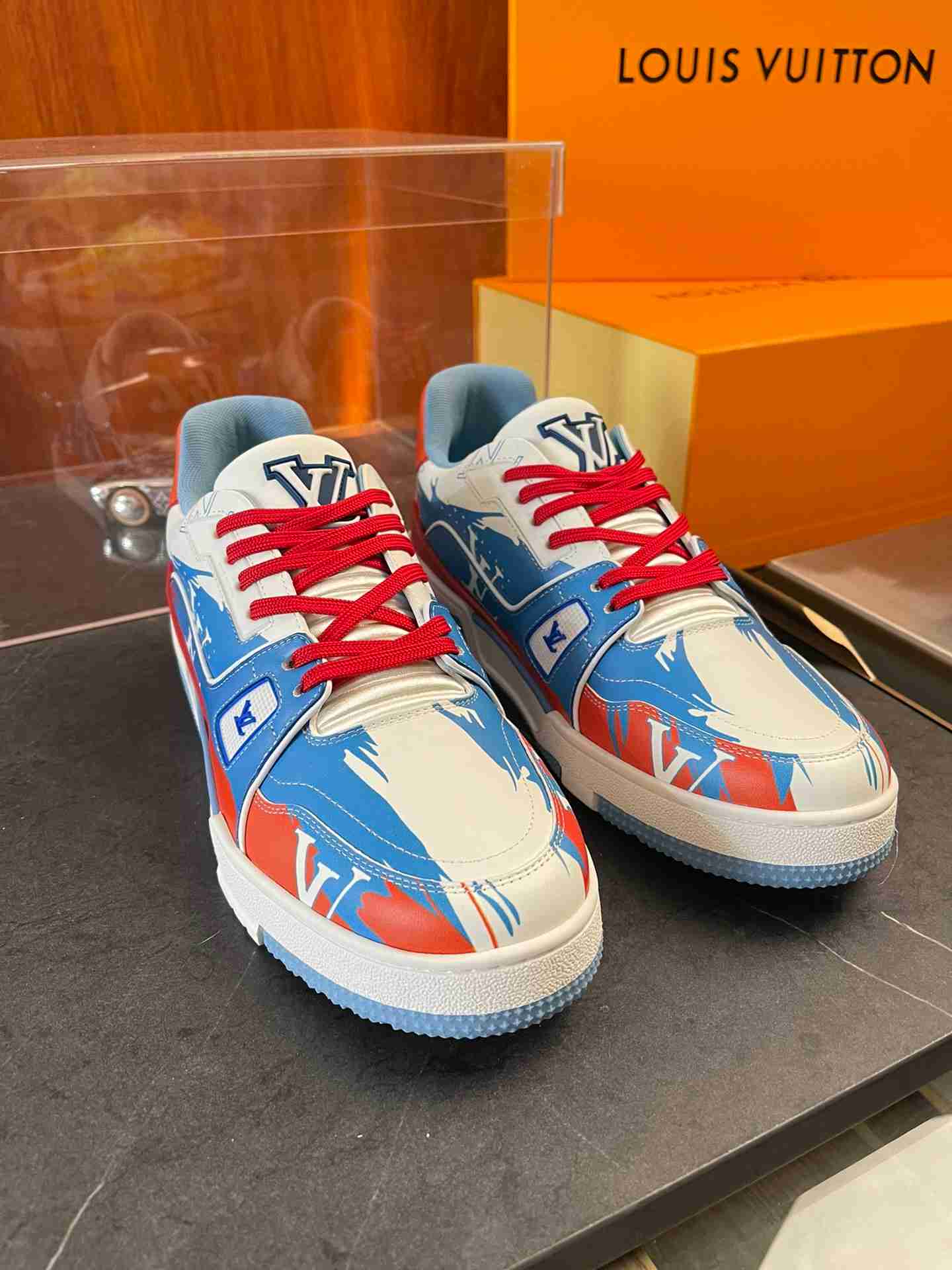 LV   sneakers LU0269