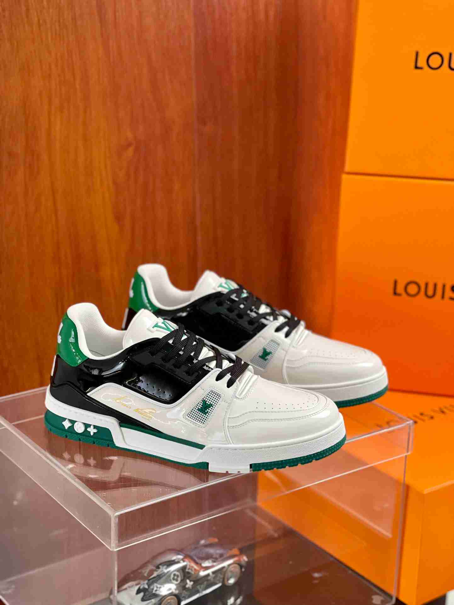 LV   sneakers LU0271