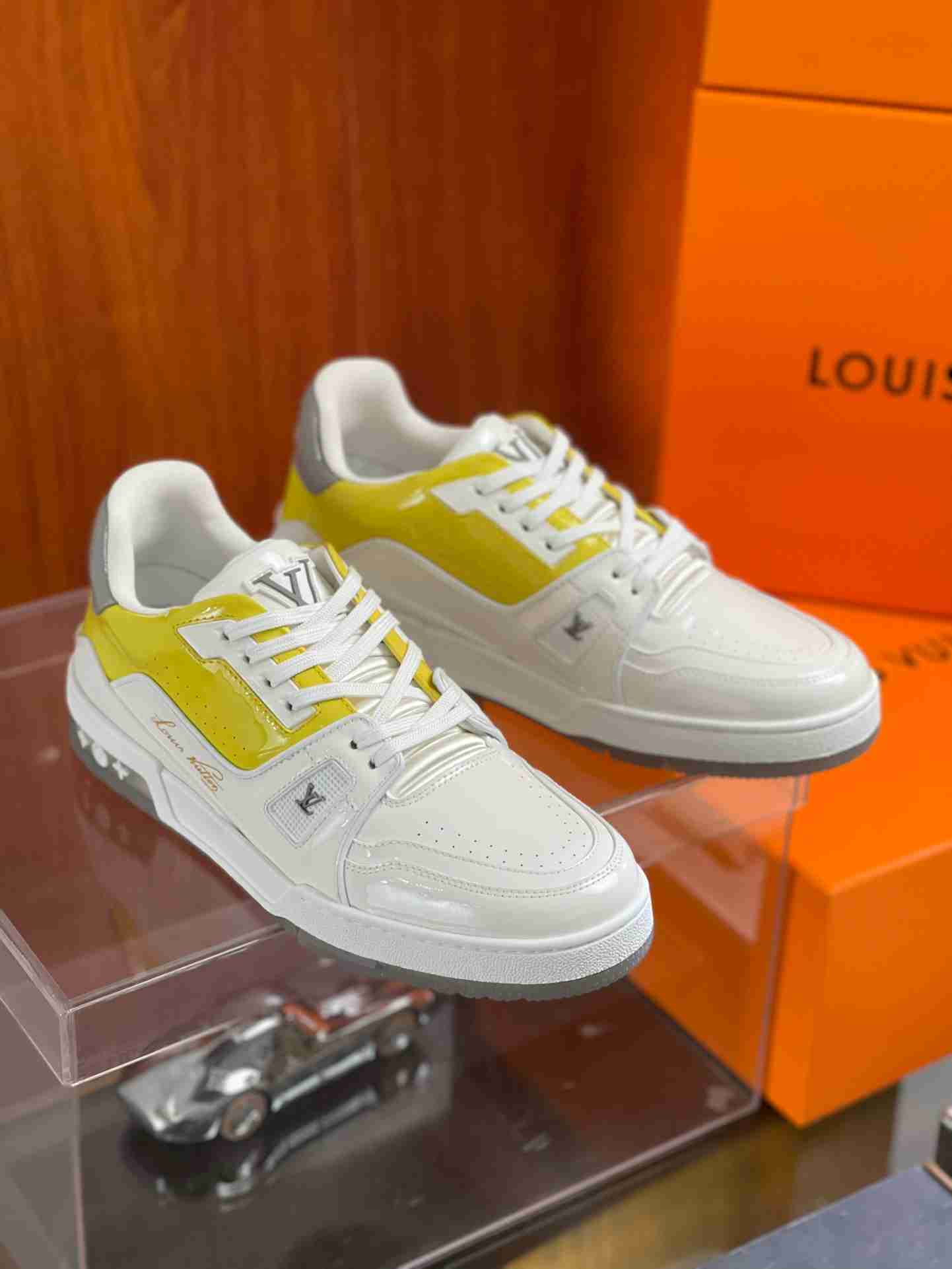 LV   sneakers LU0272