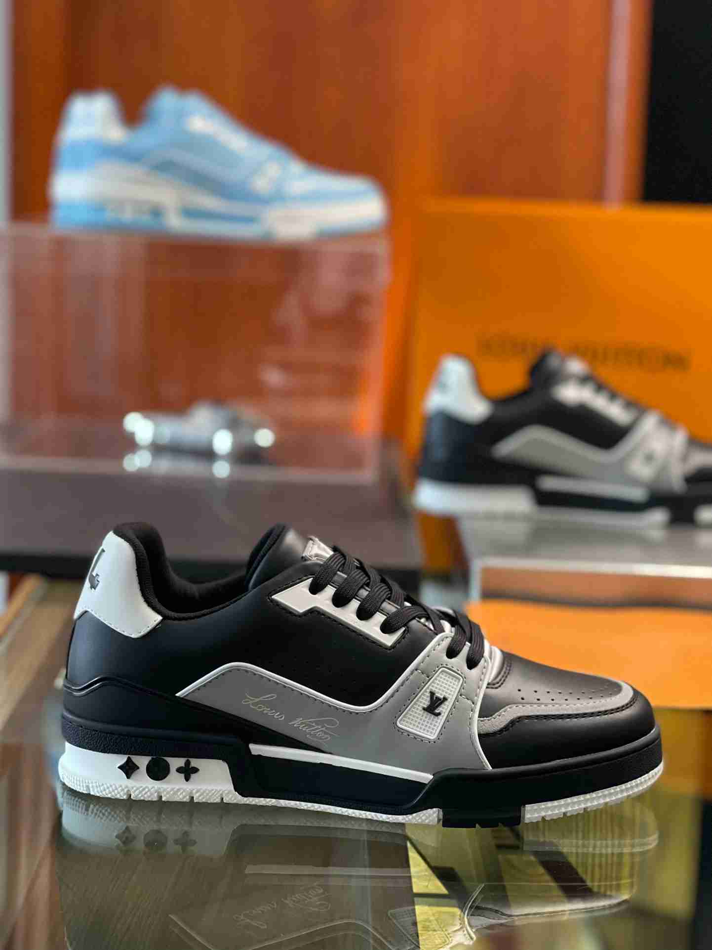 LV   sneakers LU0273