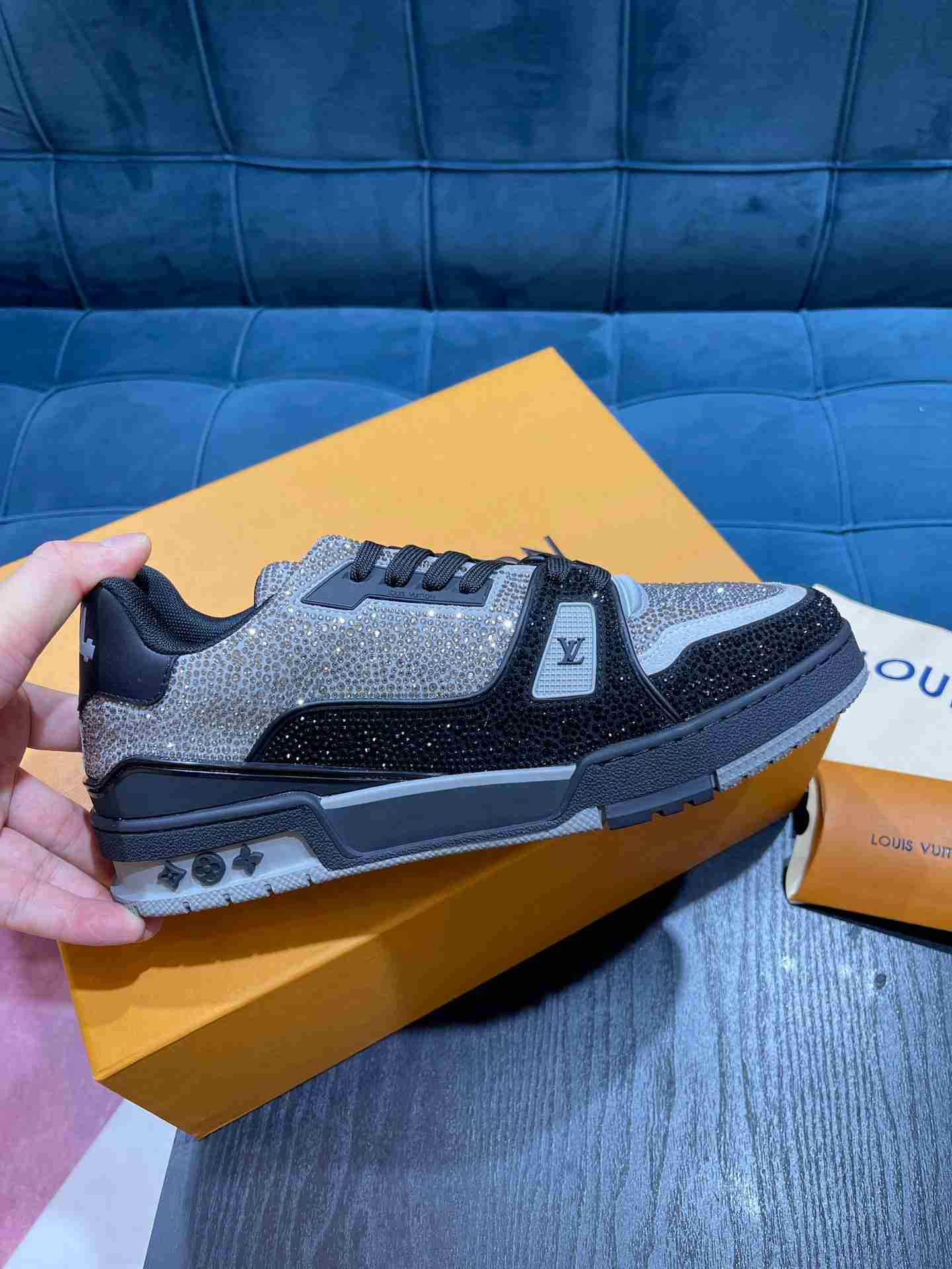 LV sneakers LU0312 LV sneakers LU0312