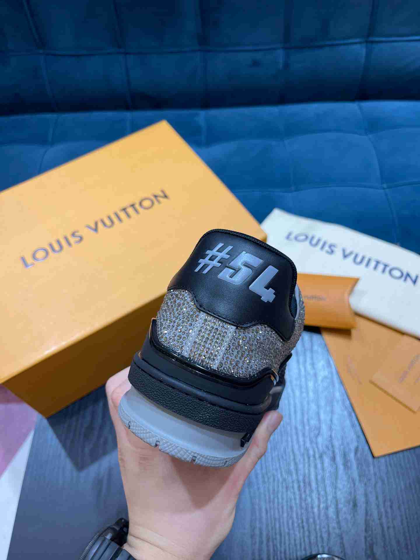 LV sneakers LU0312 LV sneakers LU0312