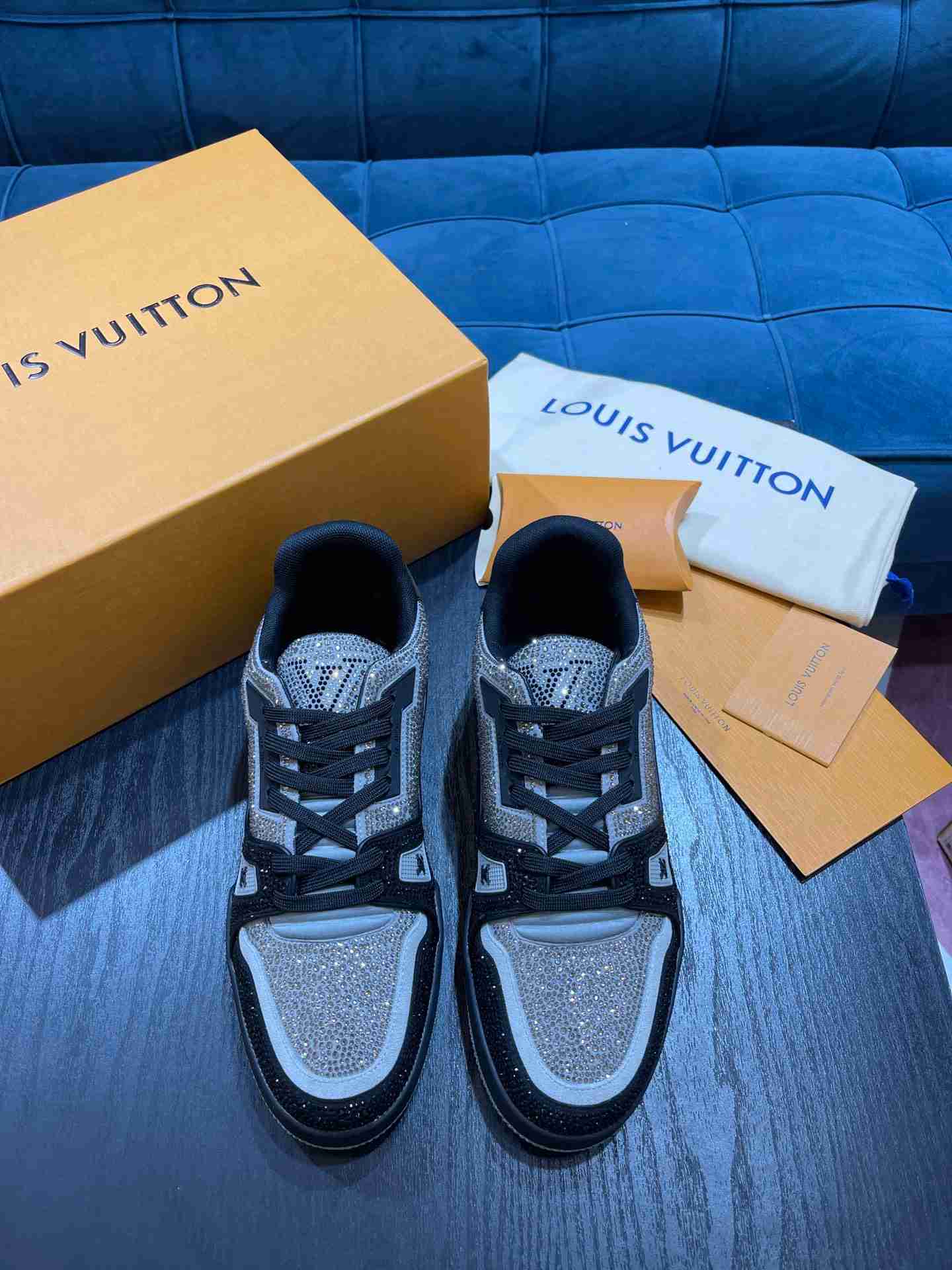 LV sneakers LU0312 LV sneakers LU0312