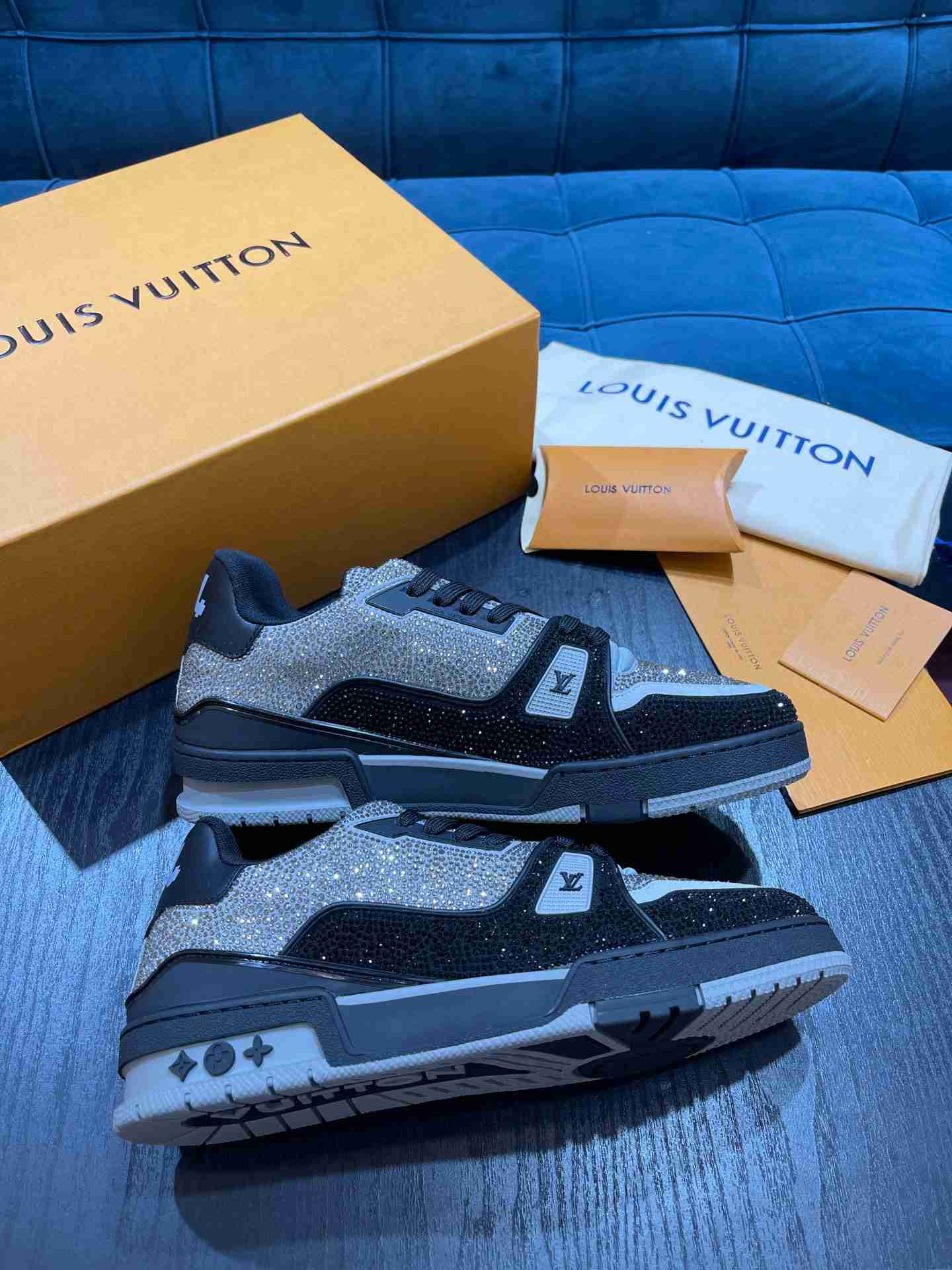LV sneakers LU0312 LV sneakers LU0312