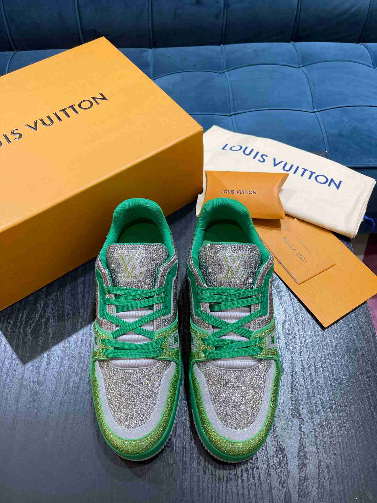 LV   sneakers LU0313