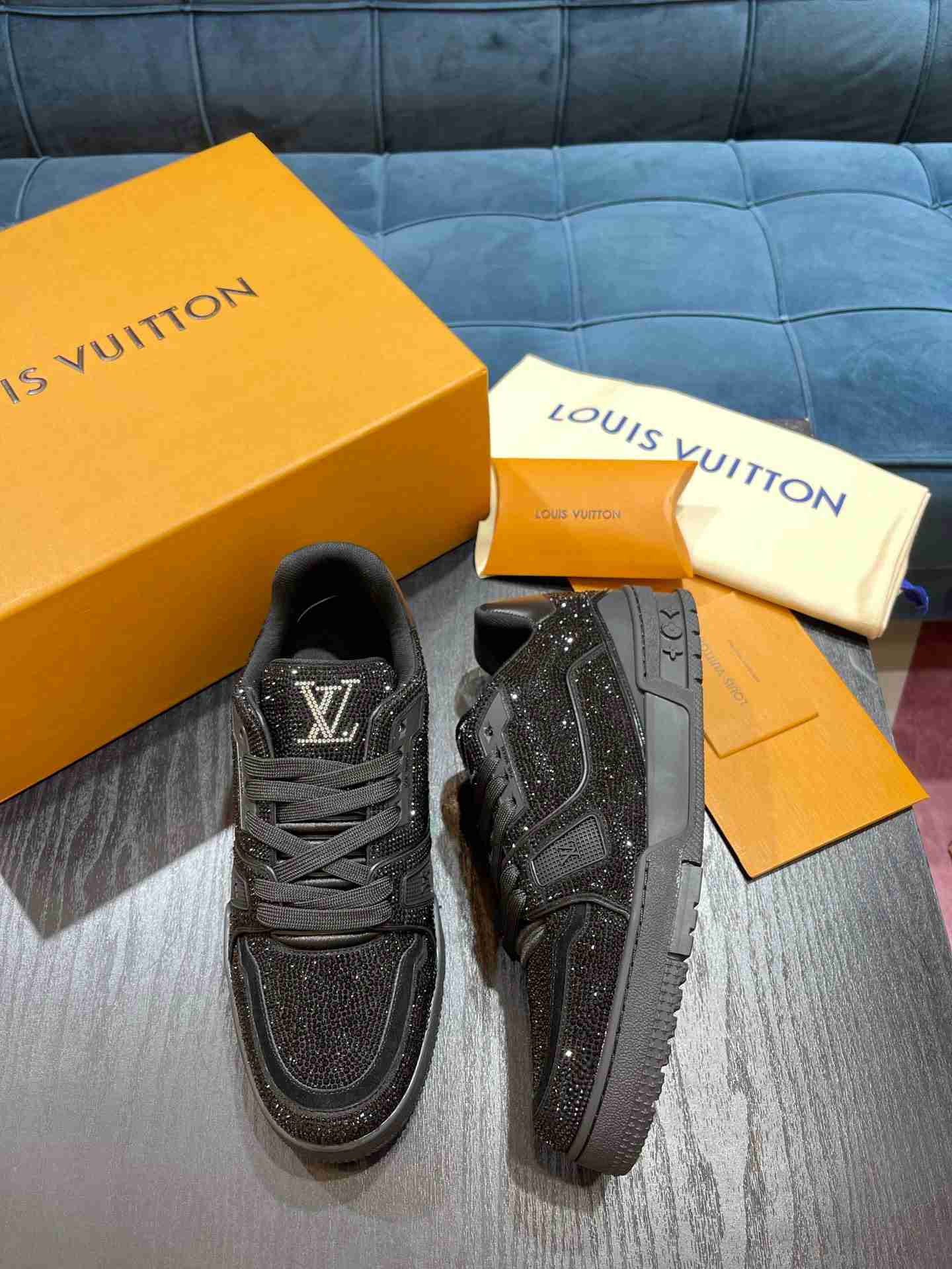 LV   sneakers LU0315