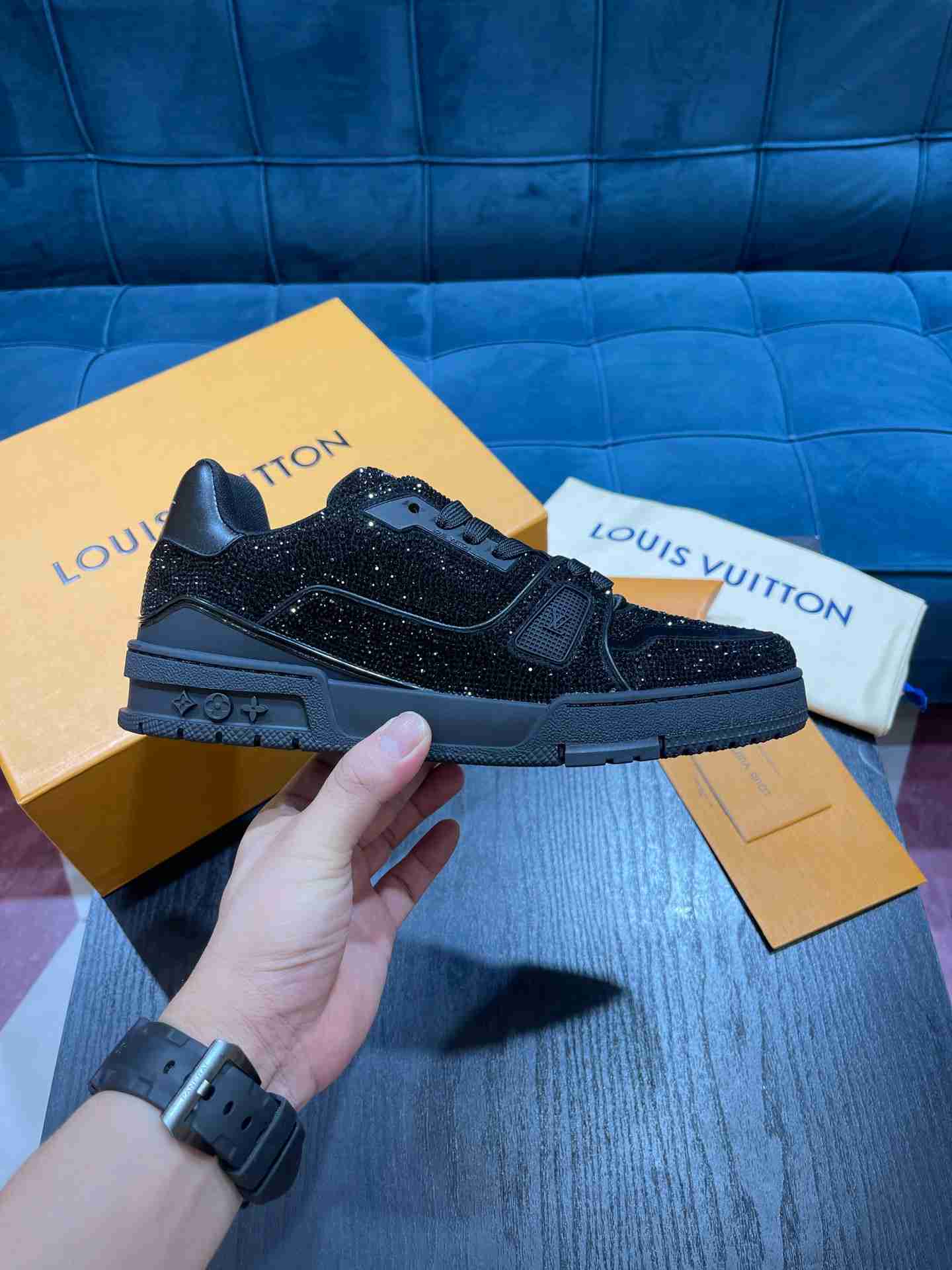 LV   sneakers LU0315