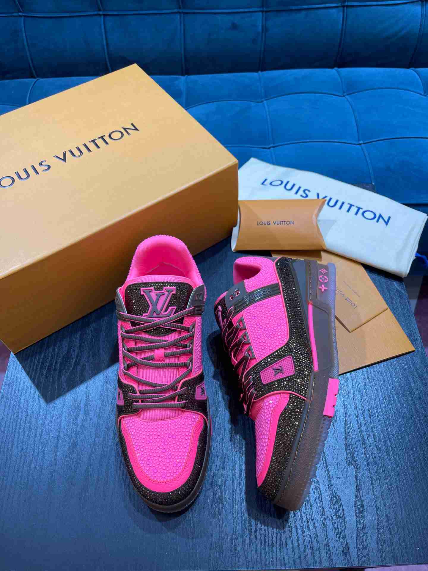 LV   sneakers LU0317