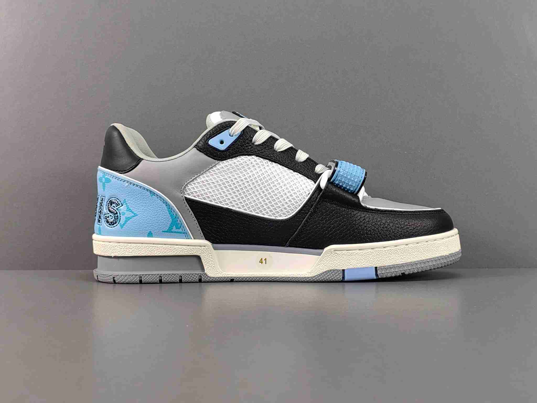 LV    sneakers LU0448
