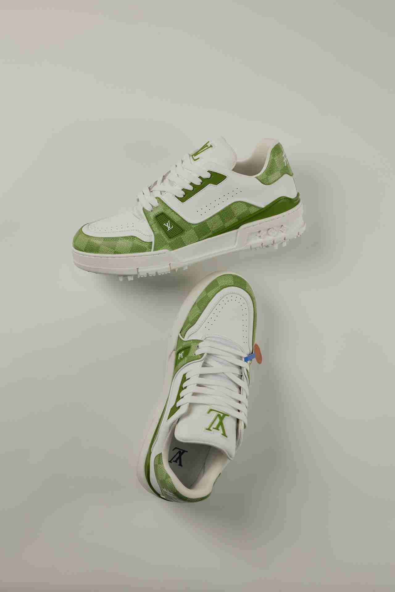 LV    sneakers LU0465