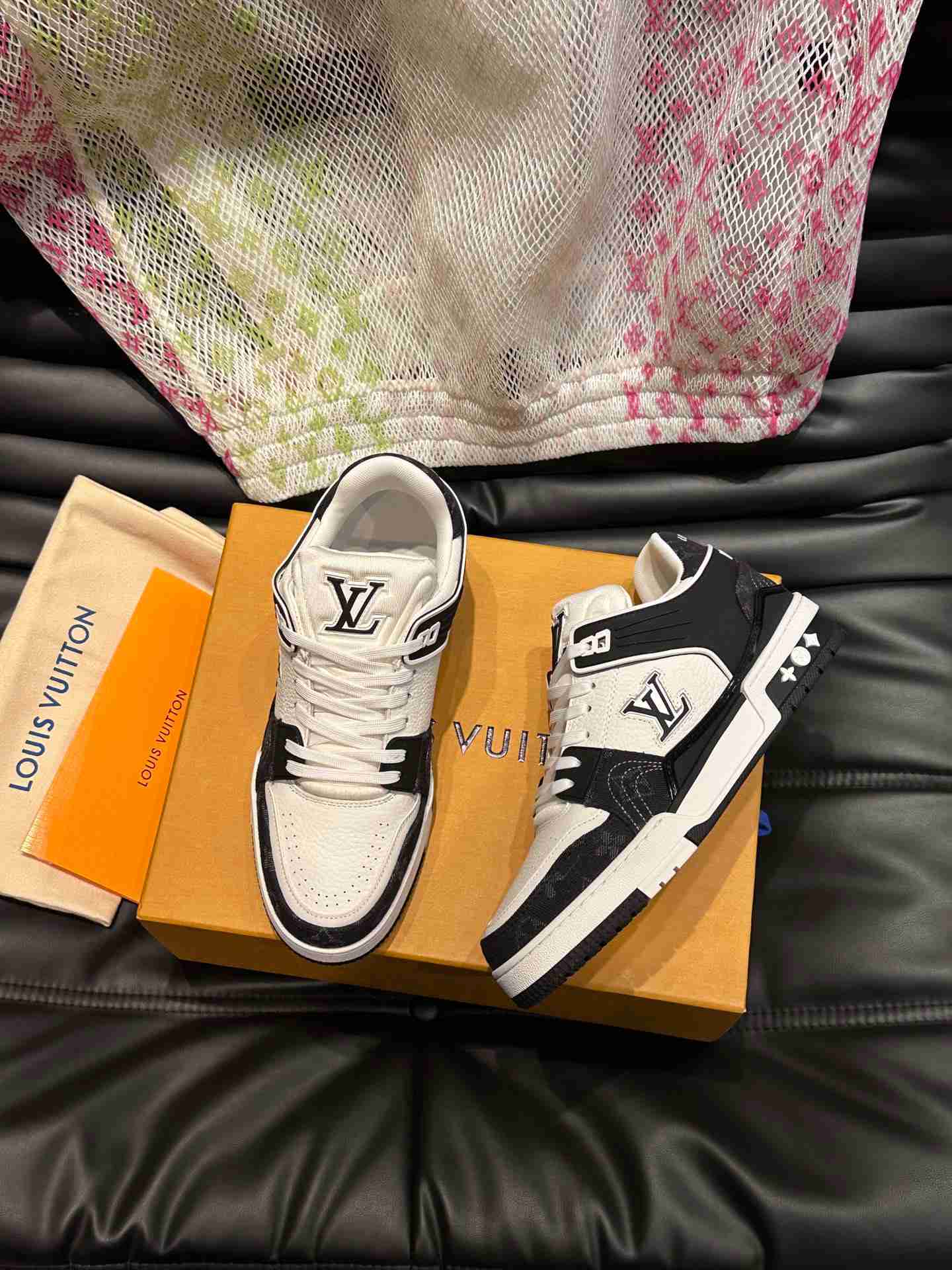 LV      sneakers LU0467