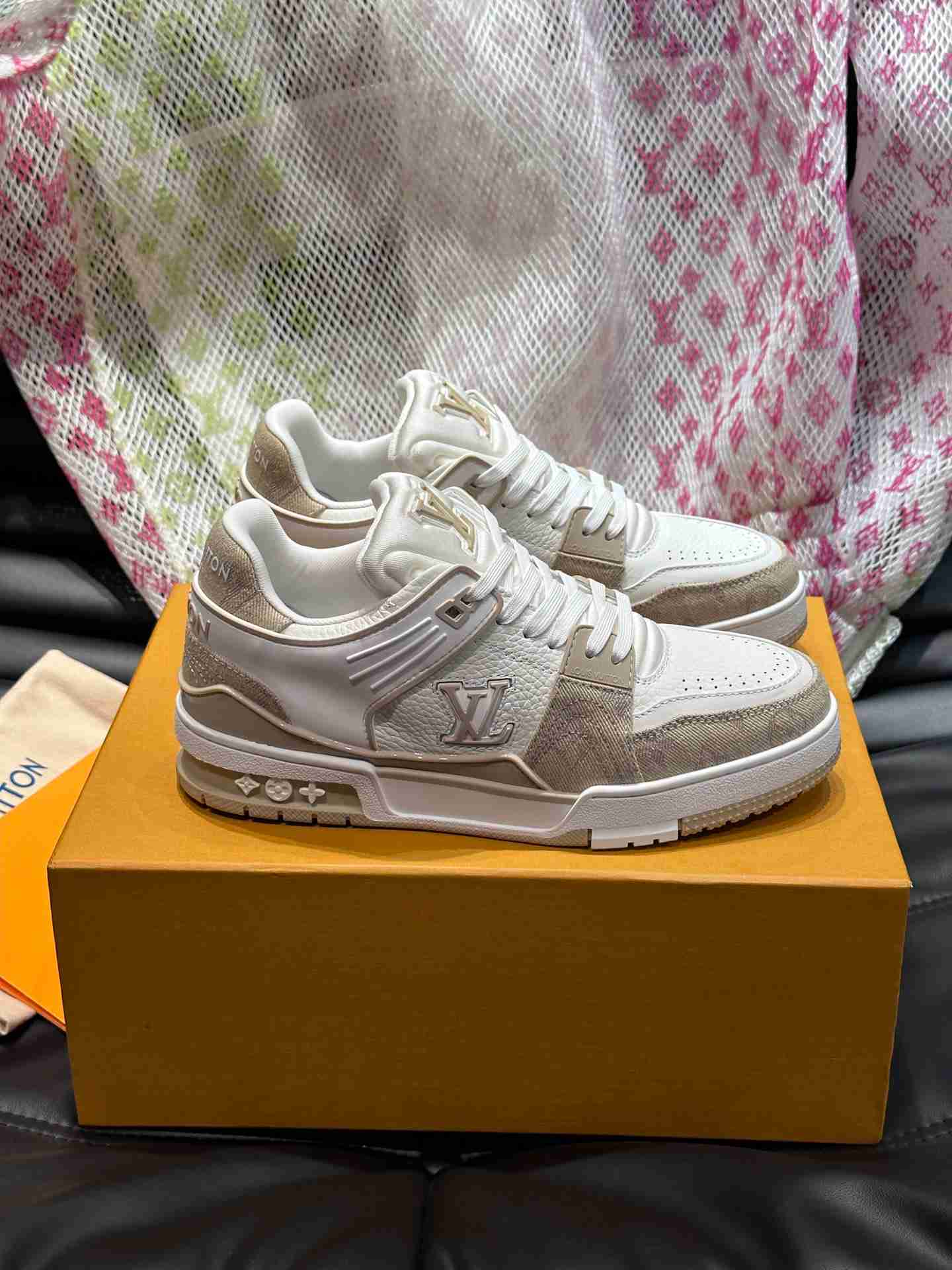 LV      sneakers LU0468