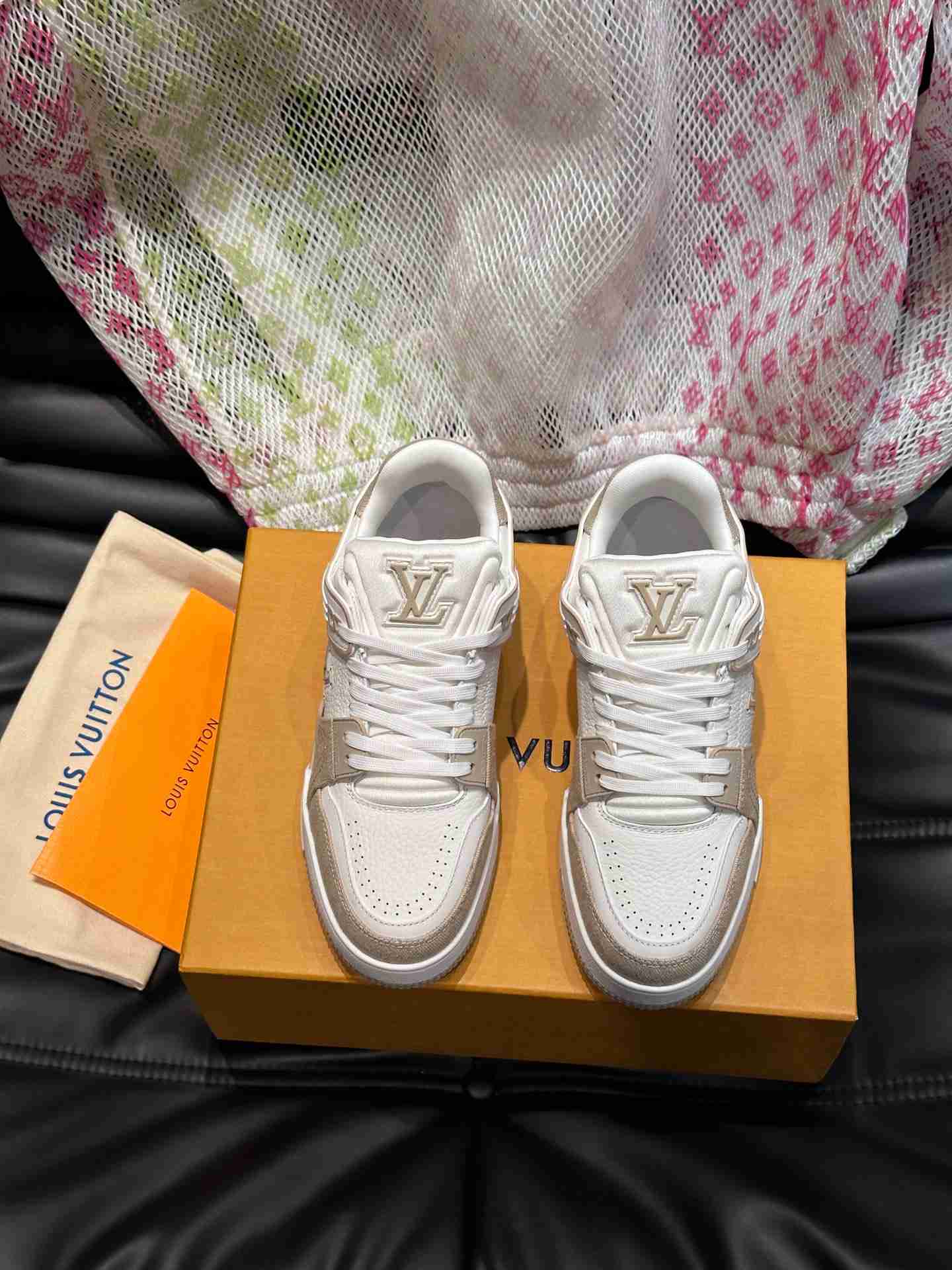 LV      sneakers LU0468