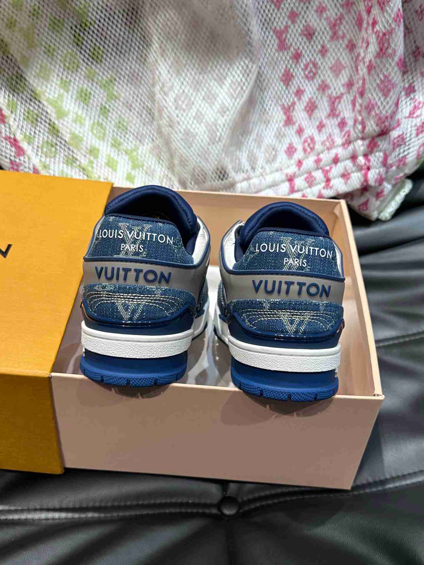 LV      sneakers LU0471