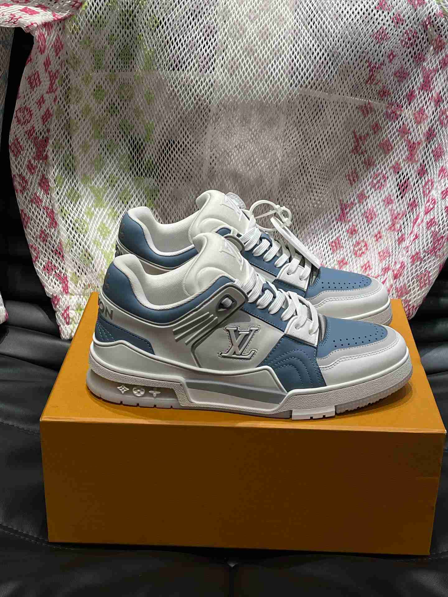 LV      sneakers LU0472