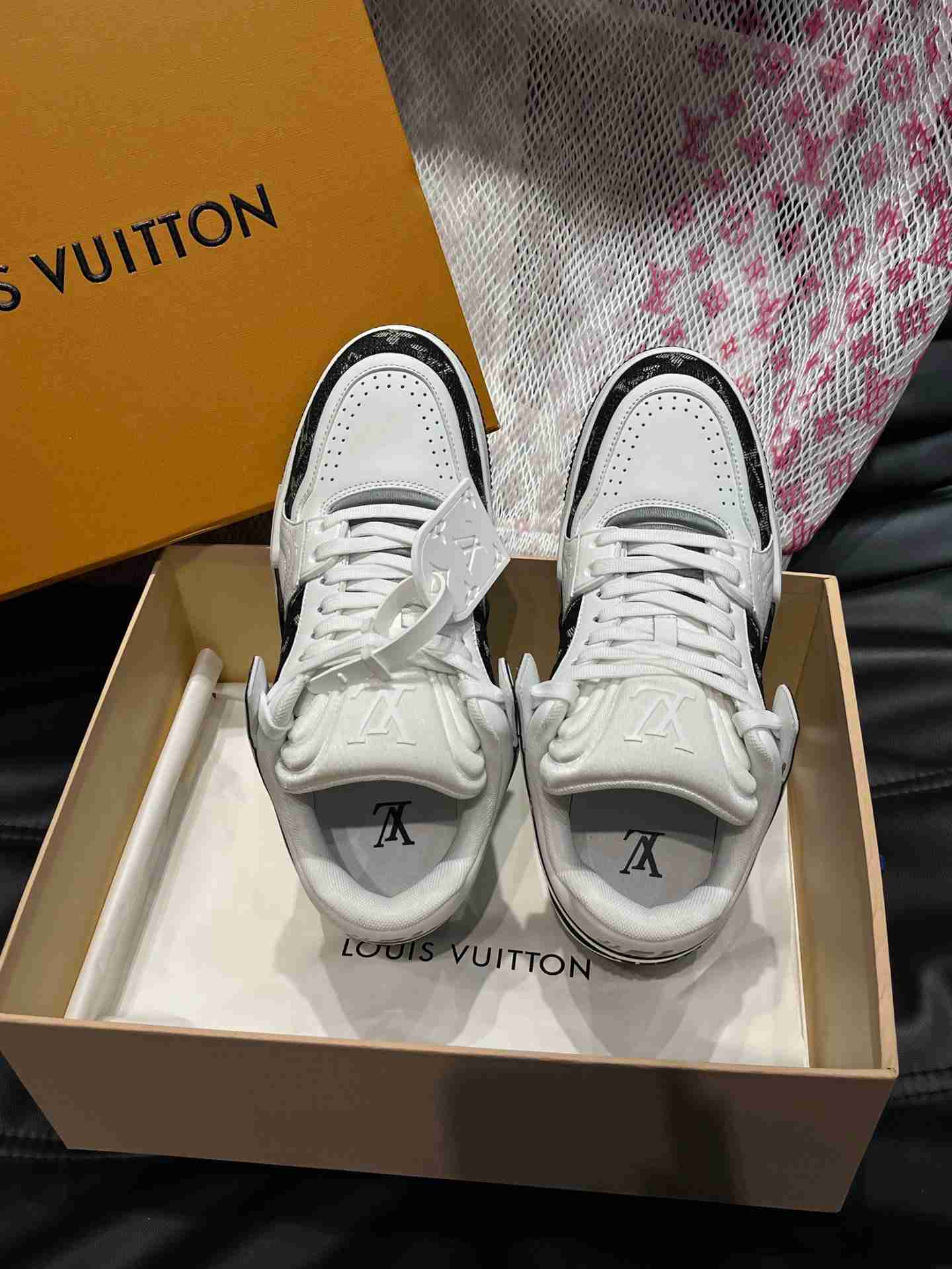 LV      sneakers LU0473