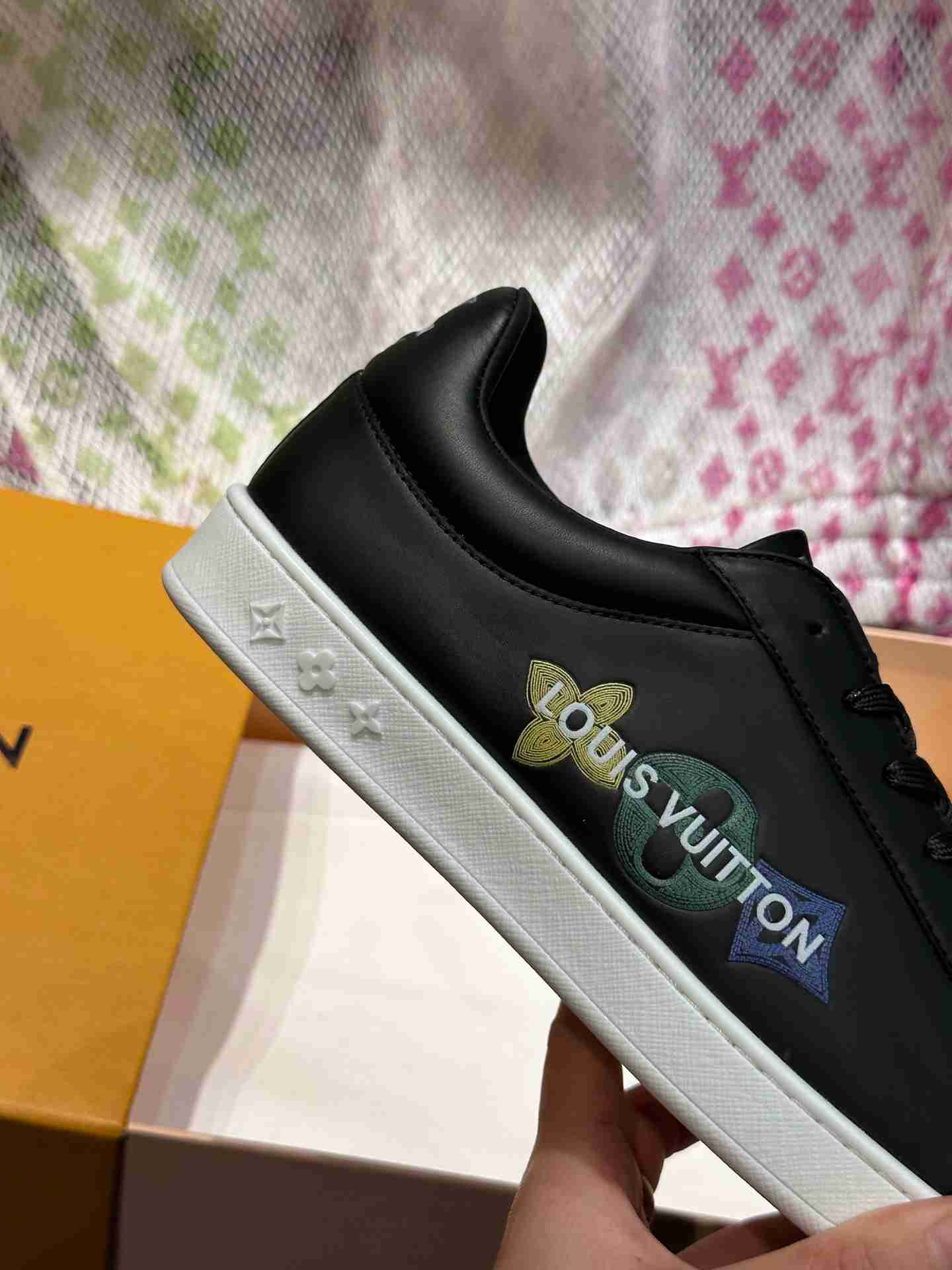 LV     sneakers LU0476