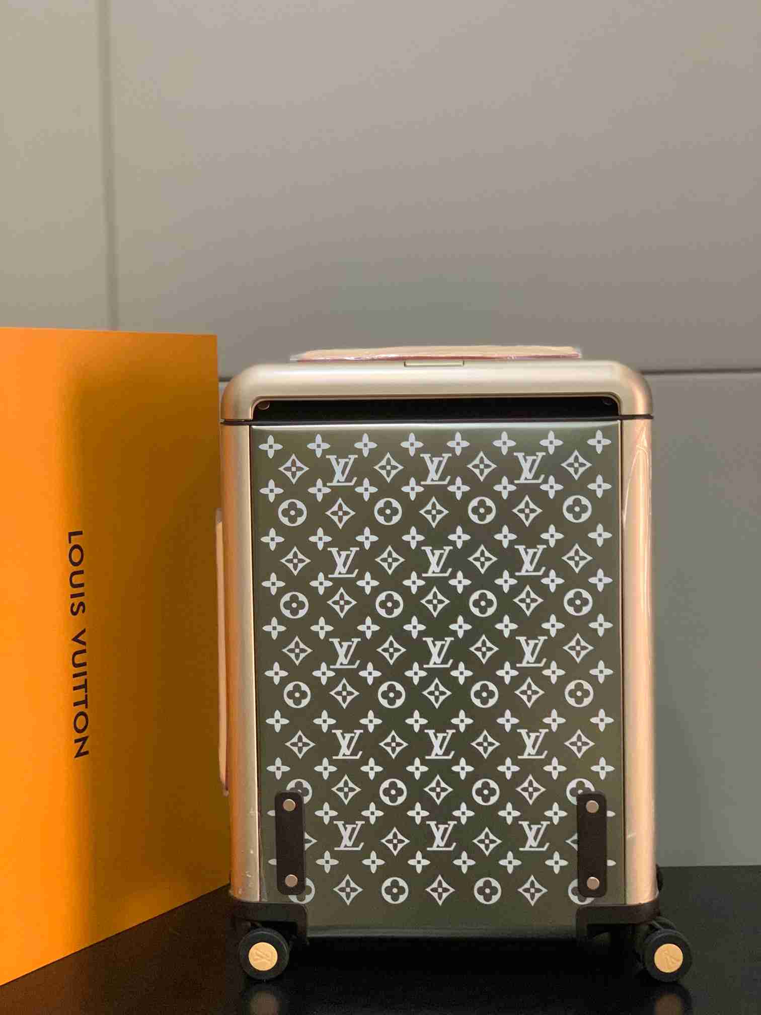 LV Suitcase LXX0005 