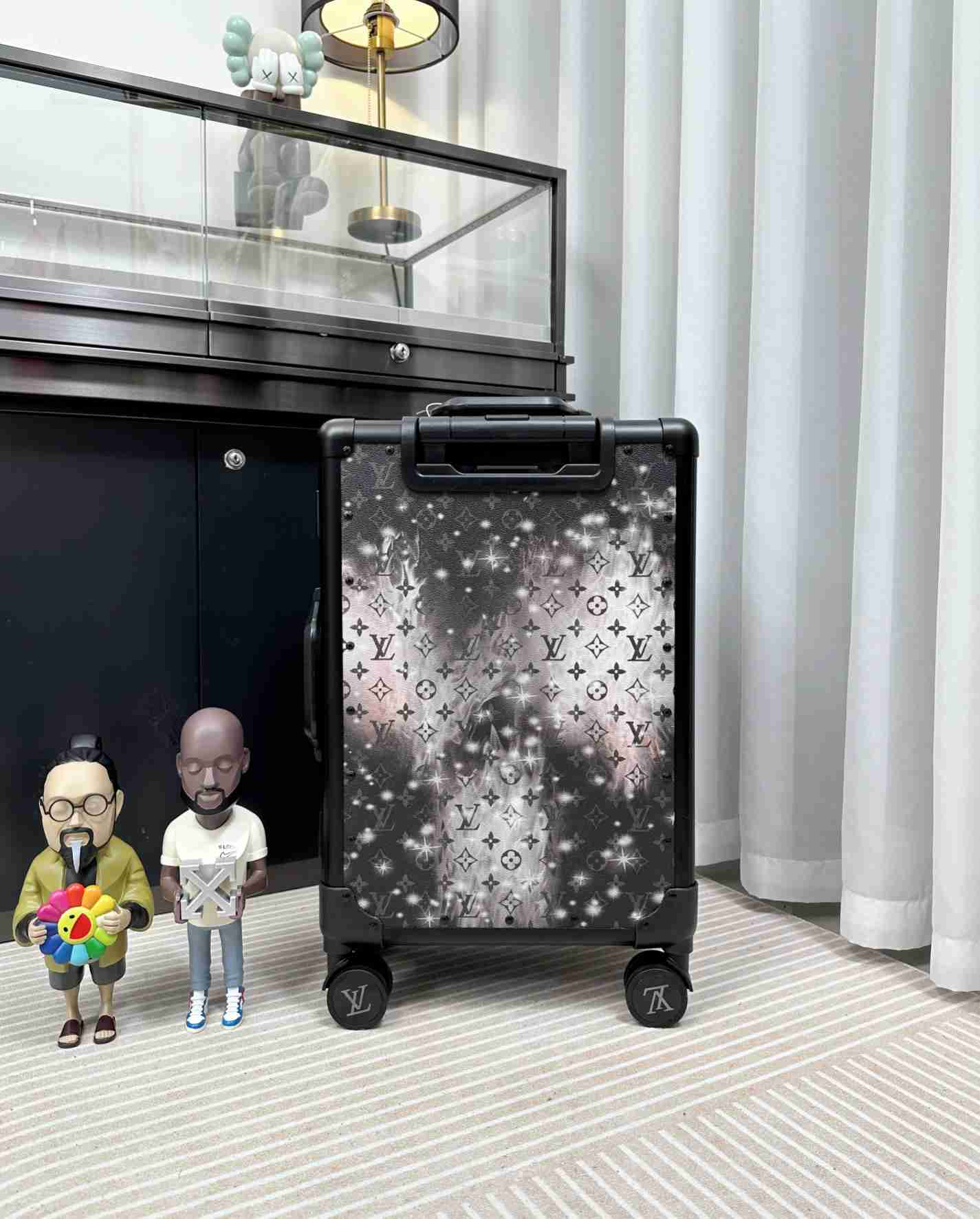 LV Suitcase LXX0033