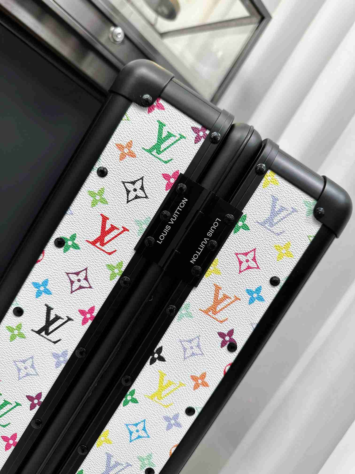 LV Suitcase LXX0035