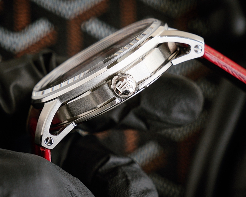 AUDEMARS PIGUET NEW MODEL AU0011 AUDEMARS PIGUET NEW MODEL AU0011